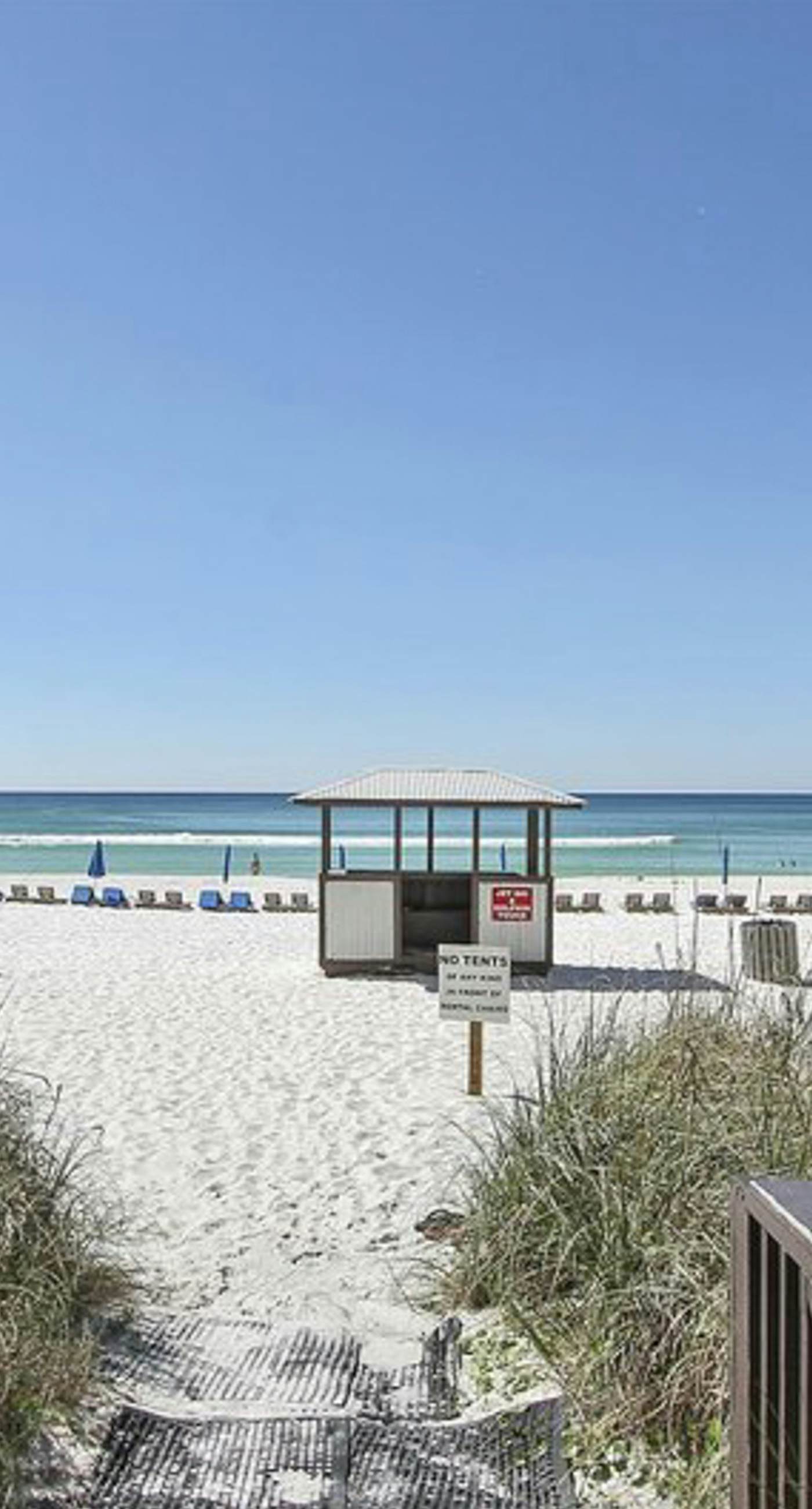 Updated oceanfront condo with pools, hot tub, W/D, AC, & views