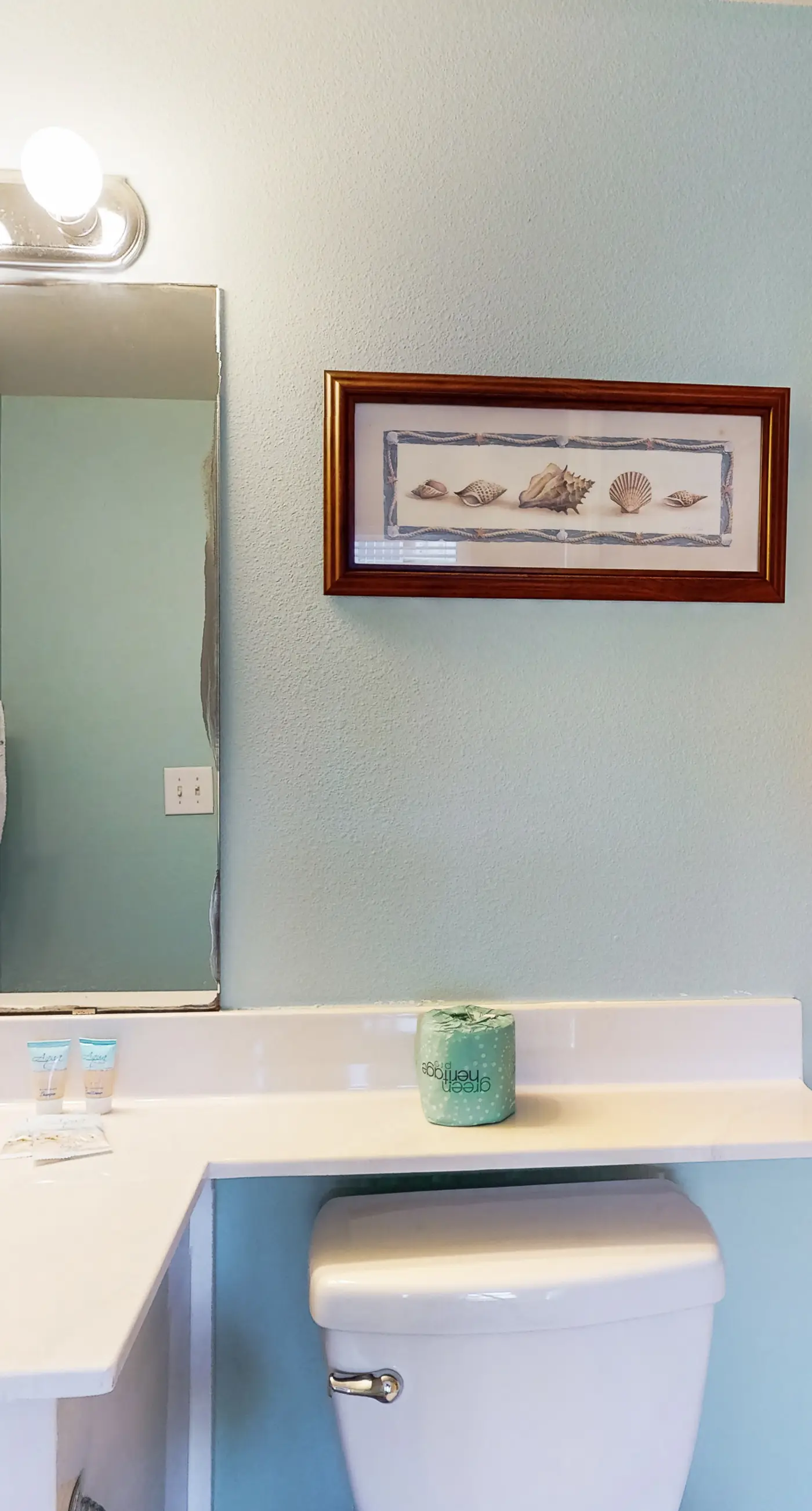 Beachview Condo with full kitchen, shared pool and beach access