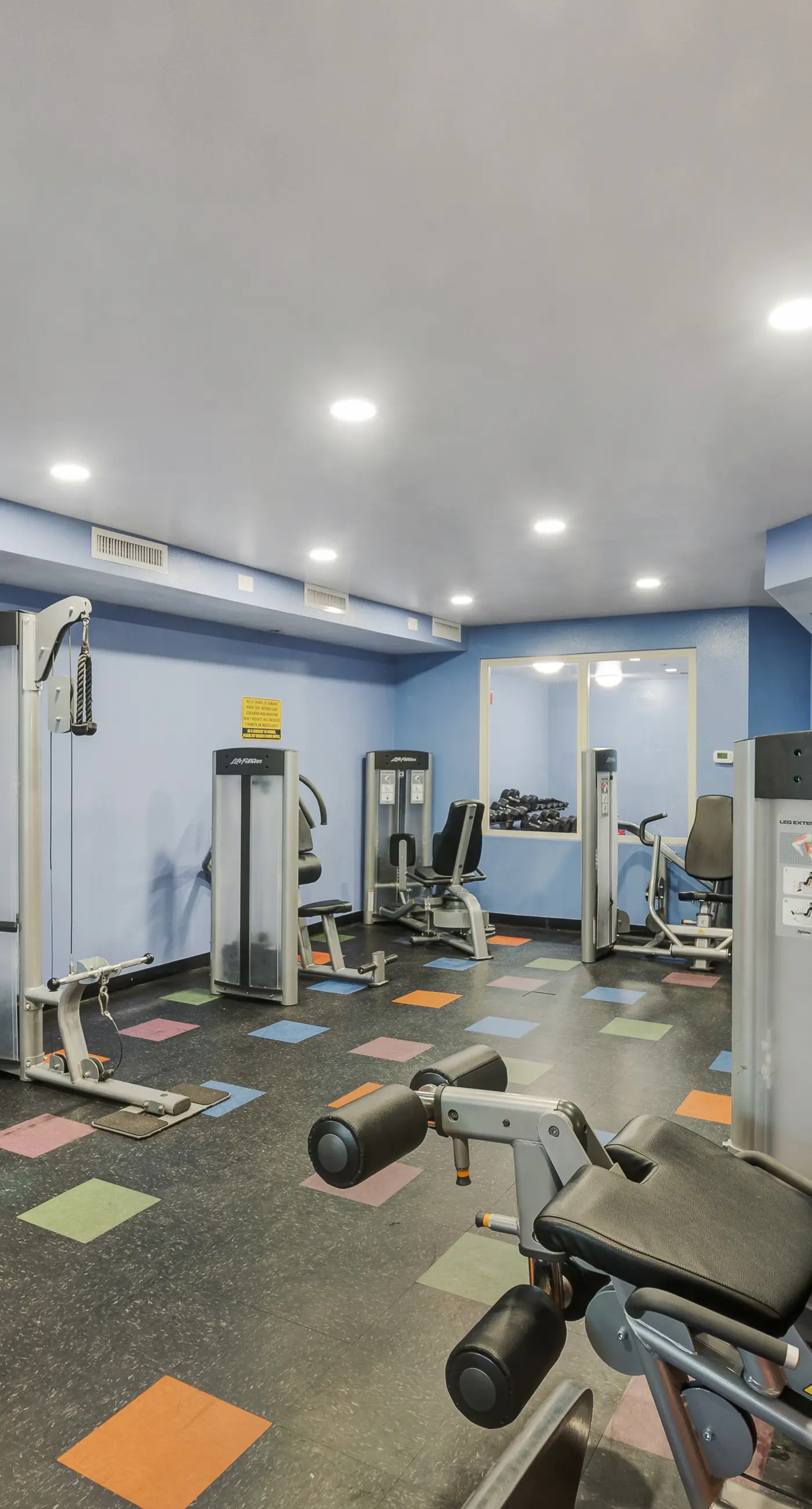 Beachview Condo with full kitchen, shared pool and beach access