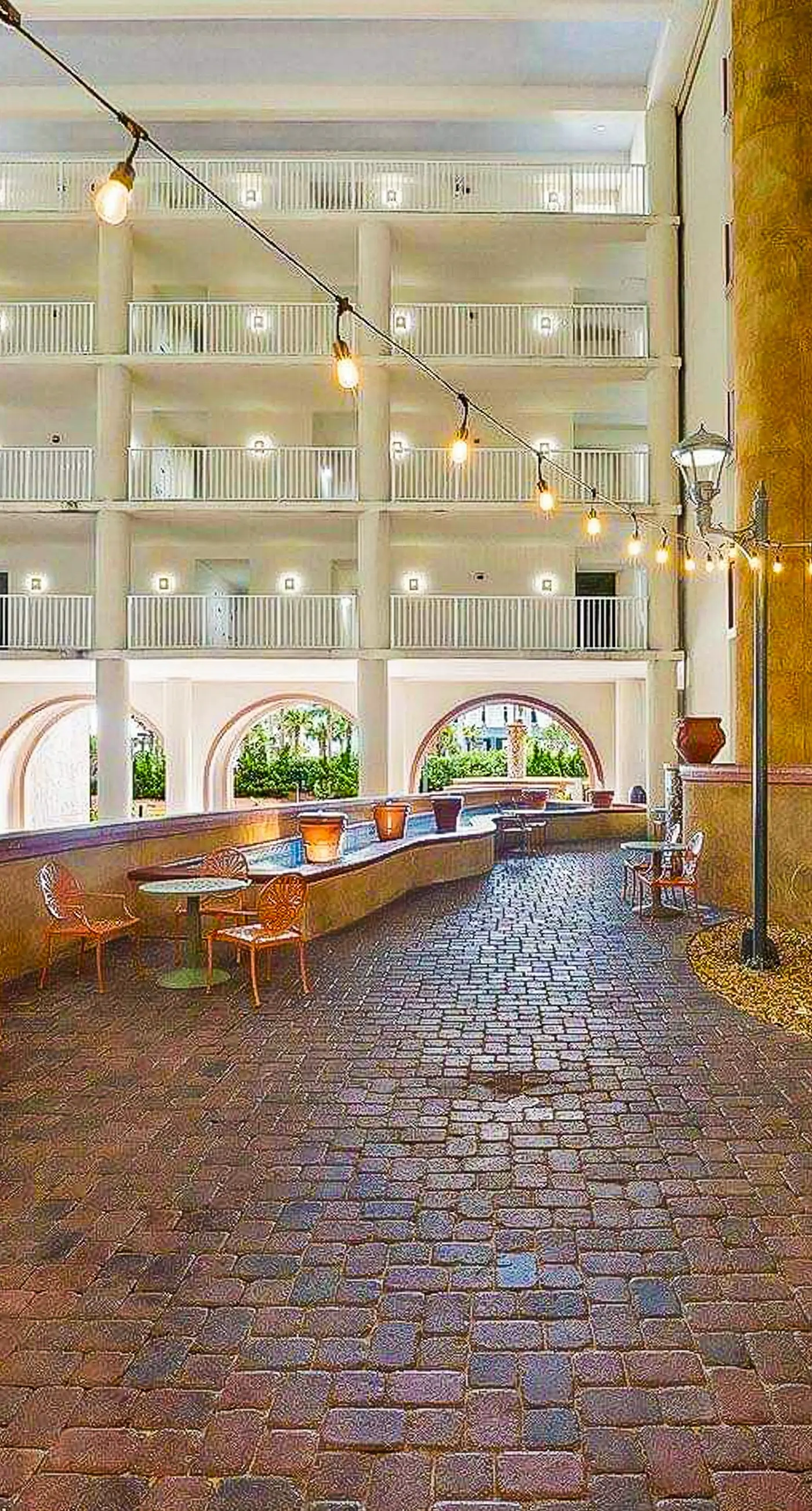 Beachview Condo with full kitchen, shared pool and beach access