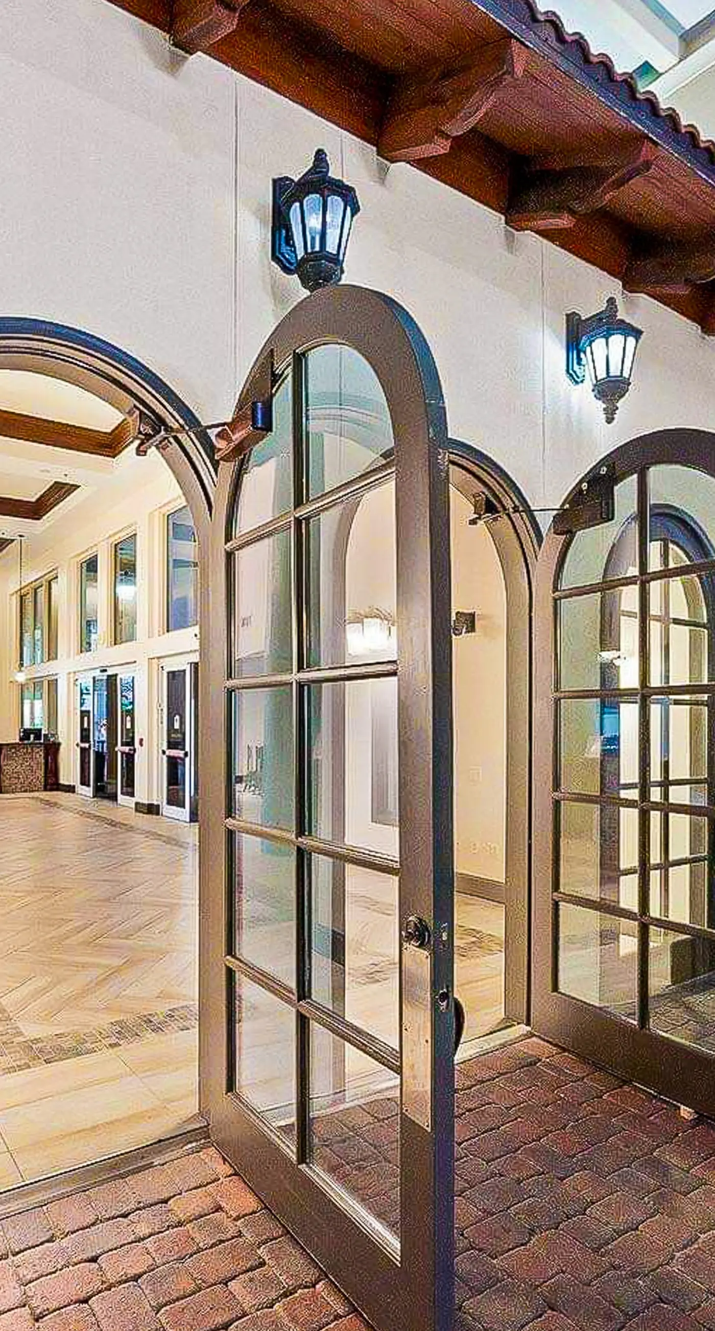 Beachview Condo with full kitchen, shared pool and beach access