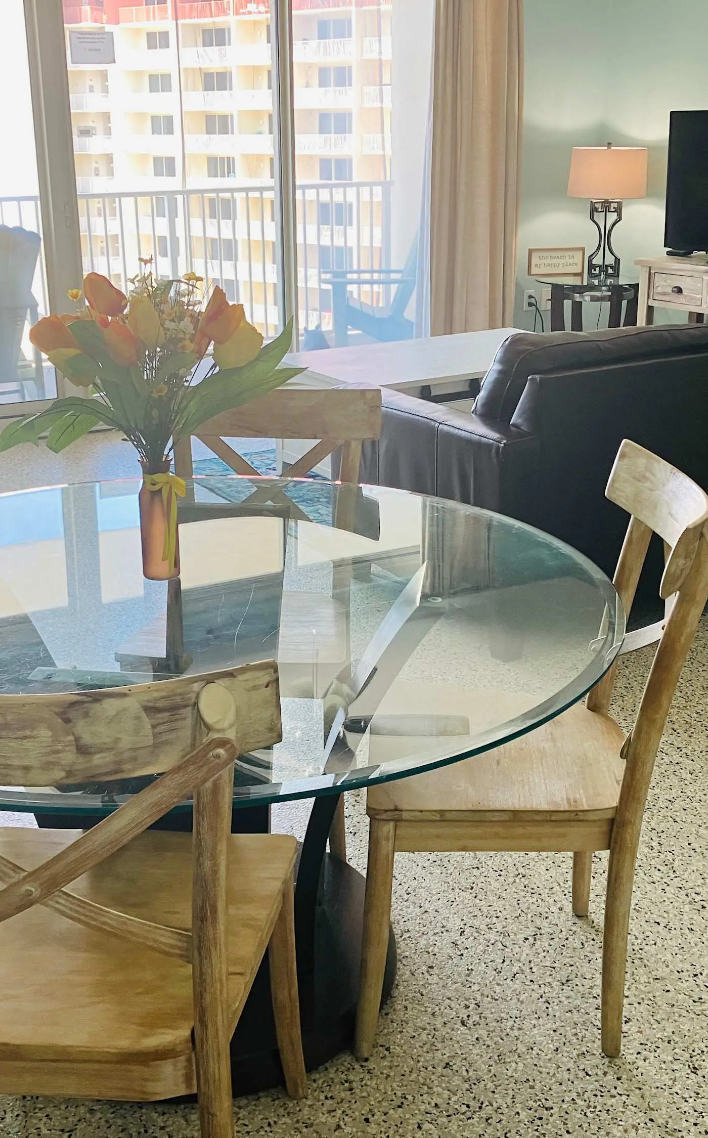 Beachview Condo with full kitchen, shared pool and beach access