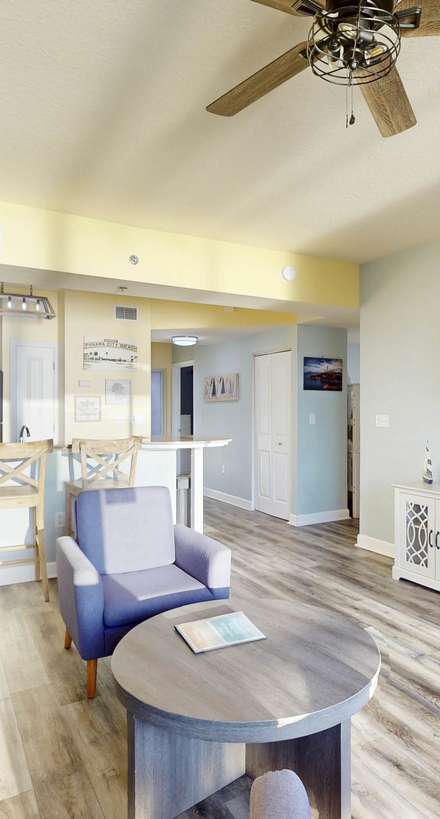 Beachfront condo with Gulf views, pools, hot tubs, sauna, & fitness center