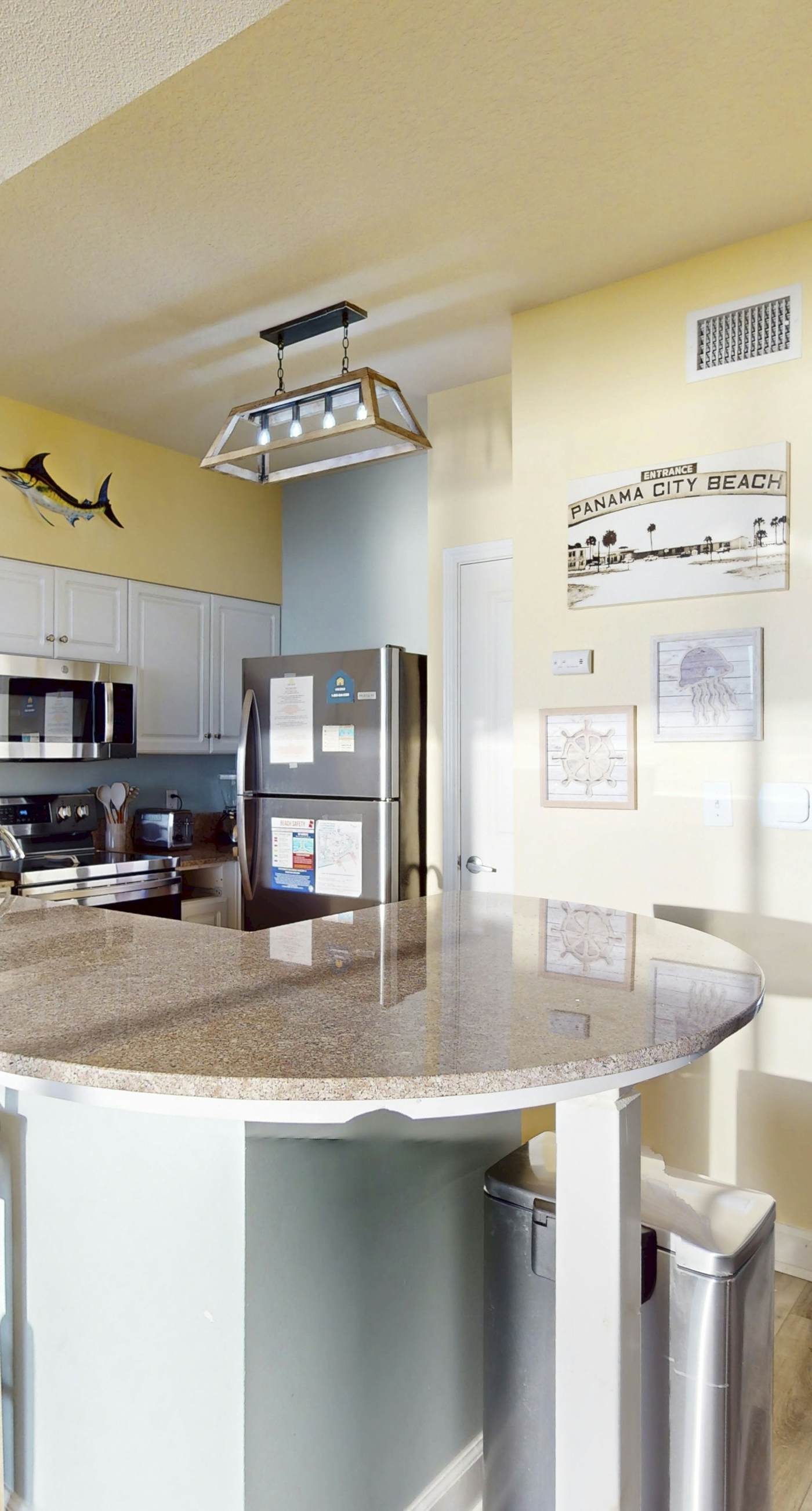 Beachfront condo with Gulf views, pools, hot tubs, sauna, & fitness center