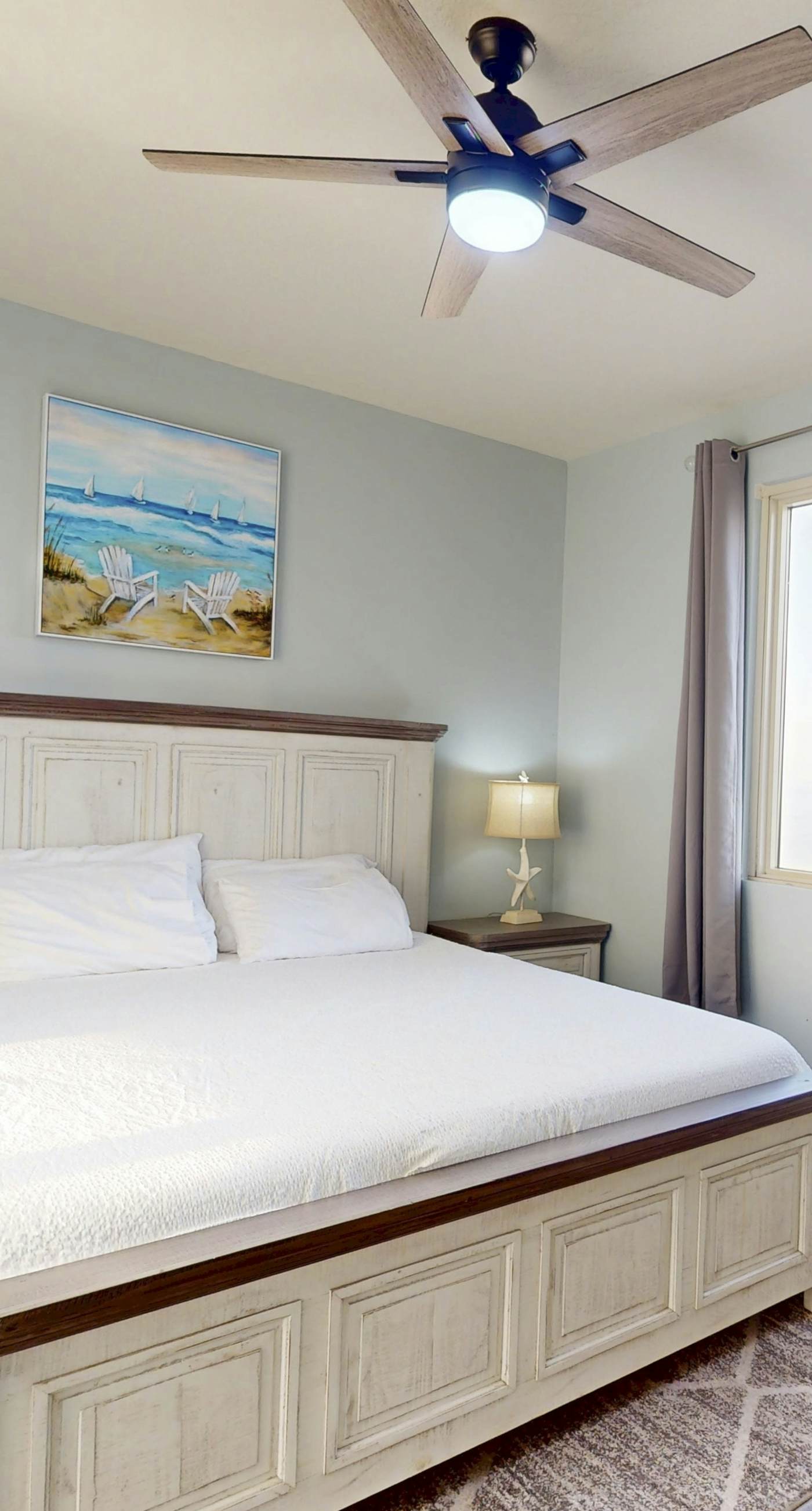 Beachfront condo with Gulf views, pools, hot tubs, sauna, & fitness center