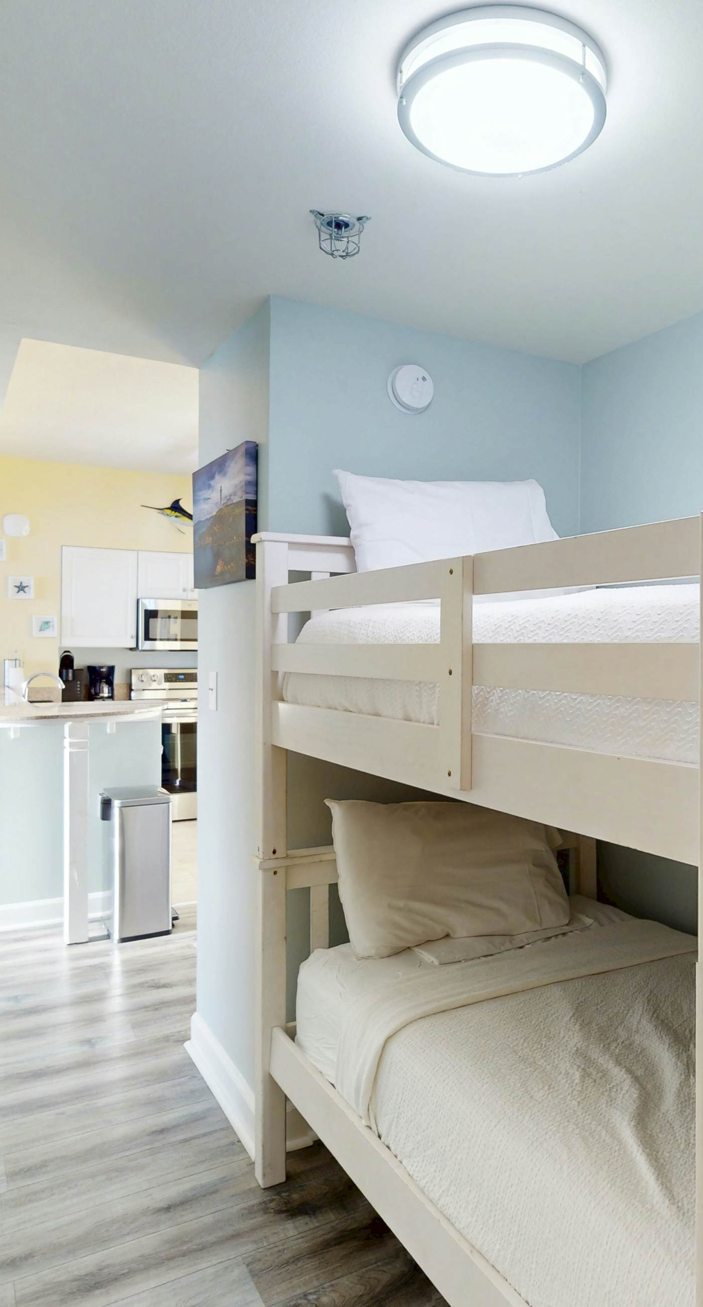 Beachfront condo with Gulf views, pools, hot tubs, sauna, & fitness center