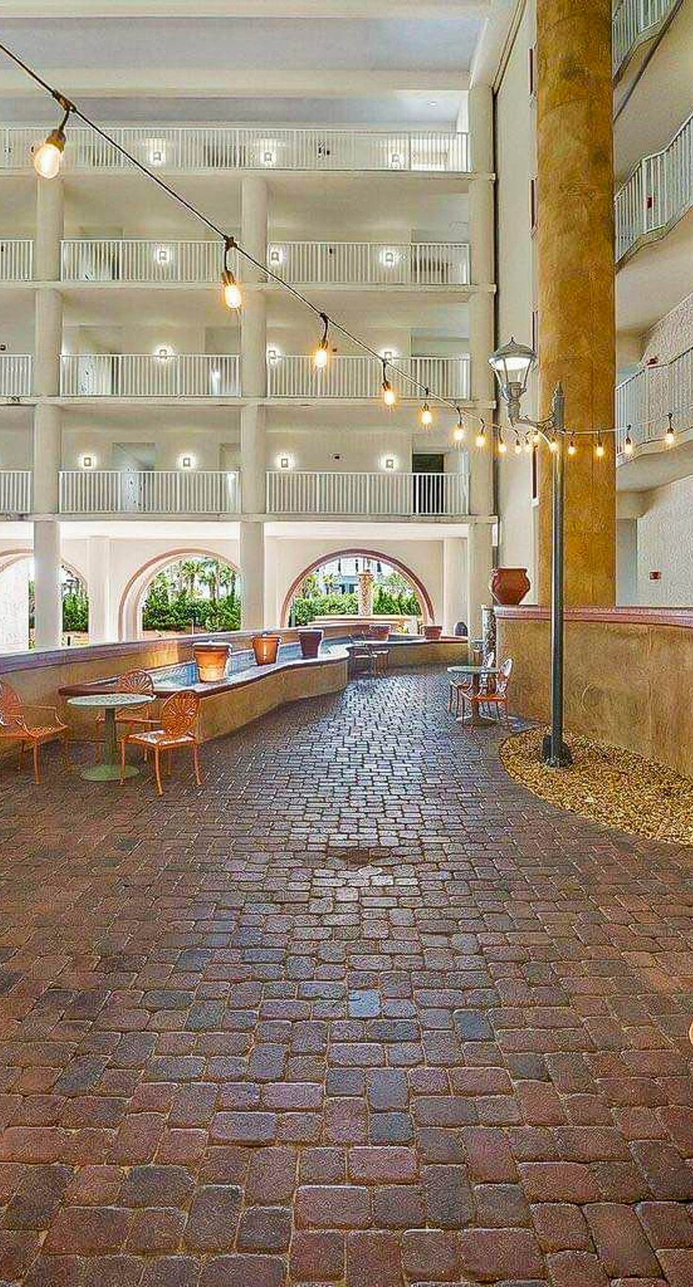 Beachfront condo with Gulf views, pools, hot tubs, sauna, & fitness center