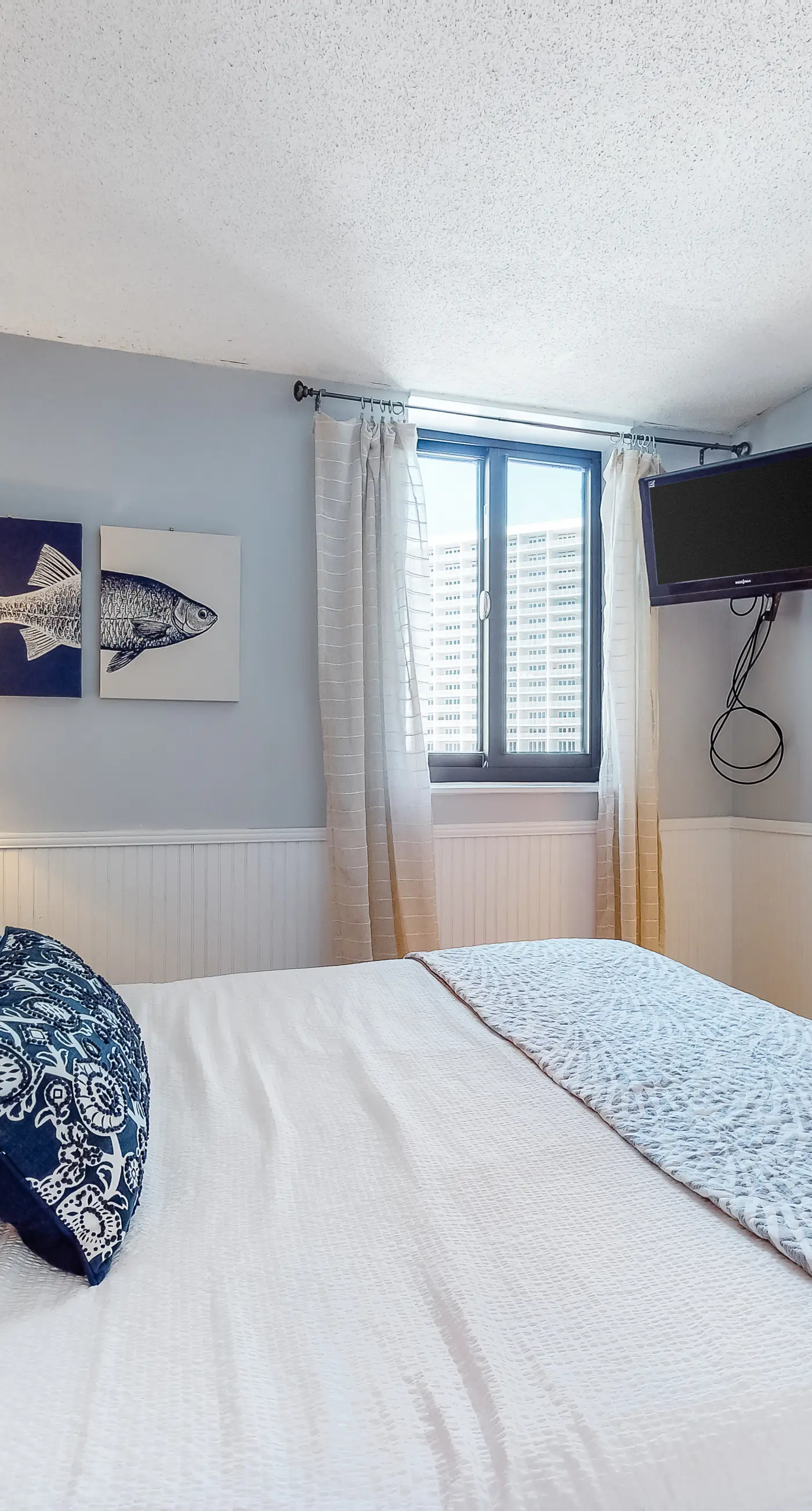 Gulf-front, 10th-floor condo with gorgeous views, AC, fast WiFi, pools, & tennis