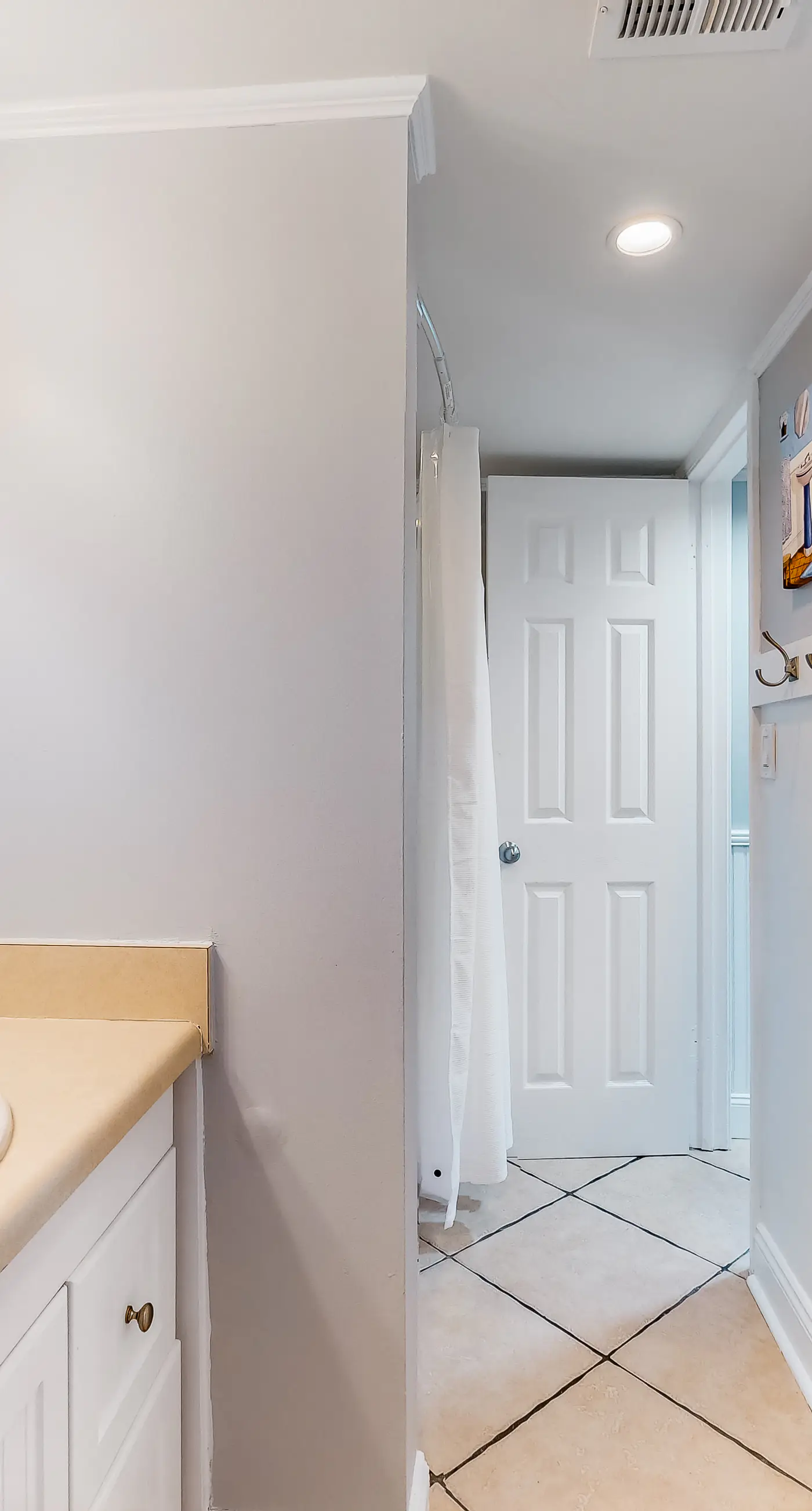 Gulf-front, 10th-floor condo with gorgeous views, AC, fast WiFi, pools, & tennis