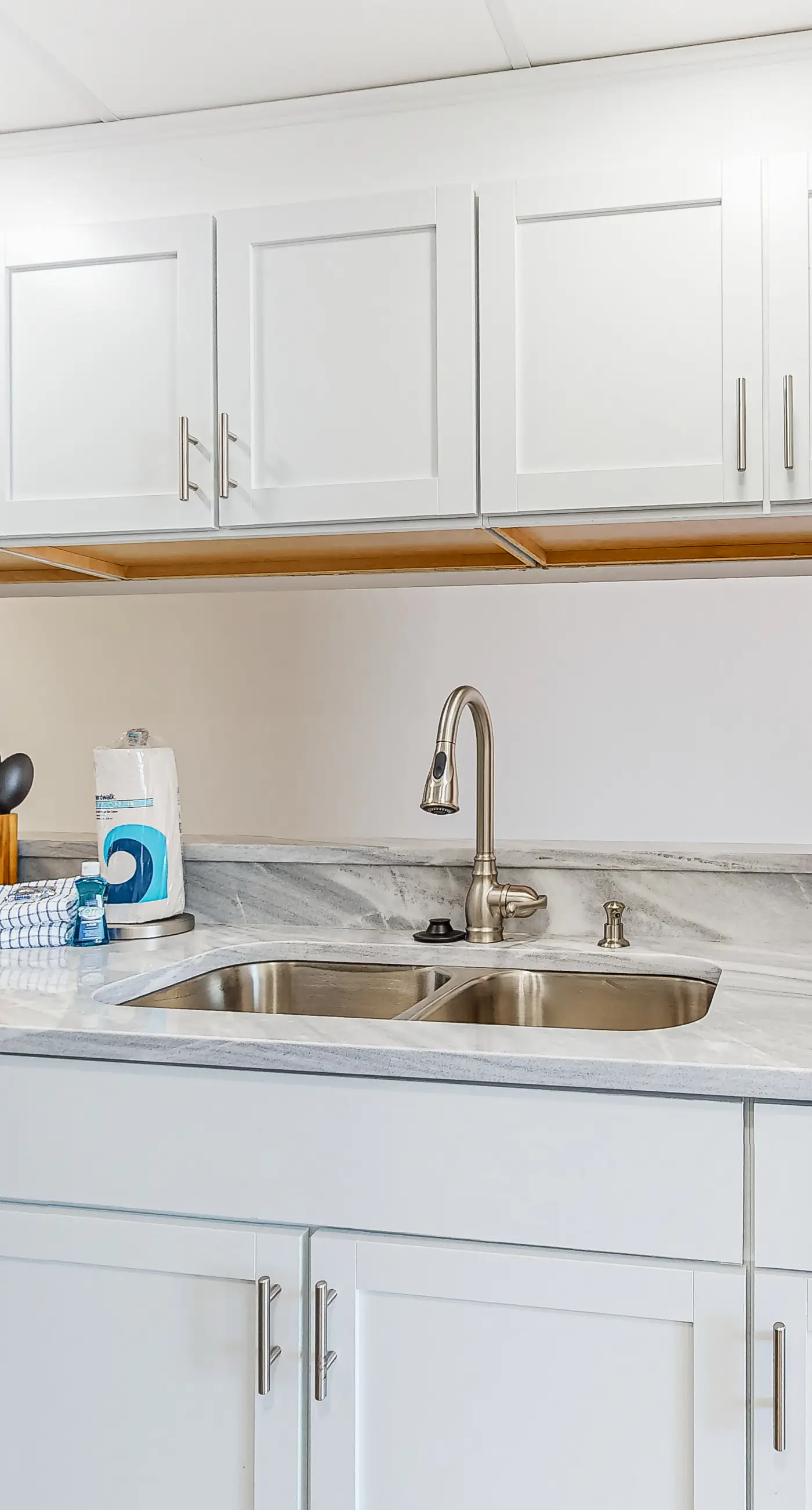 Gulf-front condo with amazing views, WiFi, central AC, pools, & fitness room