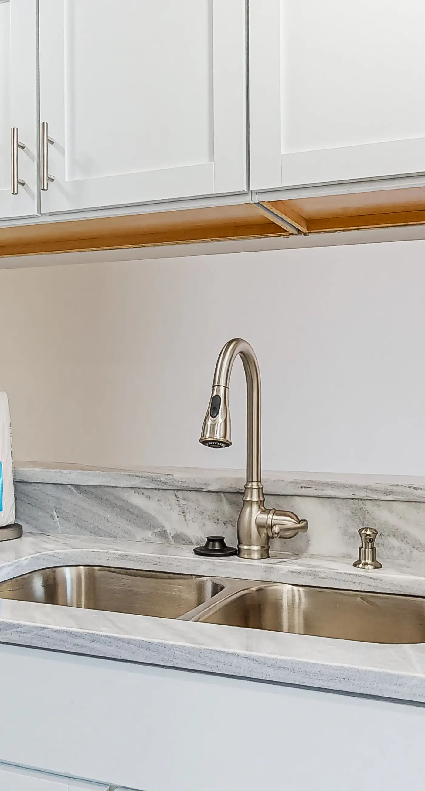 Gulf-front condo with amazing views, WiFi, central AC, pools, & fitness room