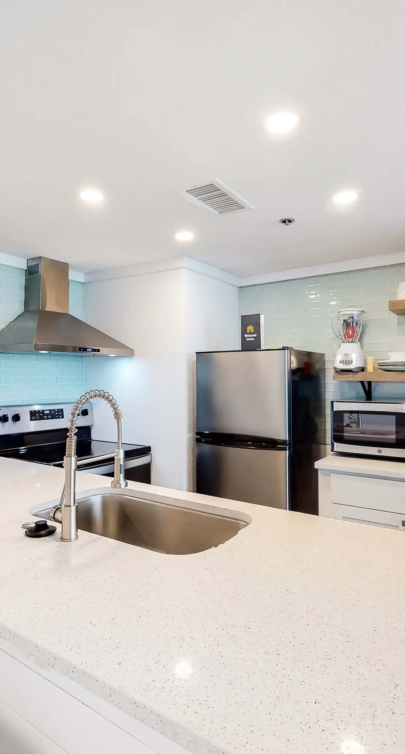 Beachfront condo with a private balcony, three pools, tennis, & picnic area