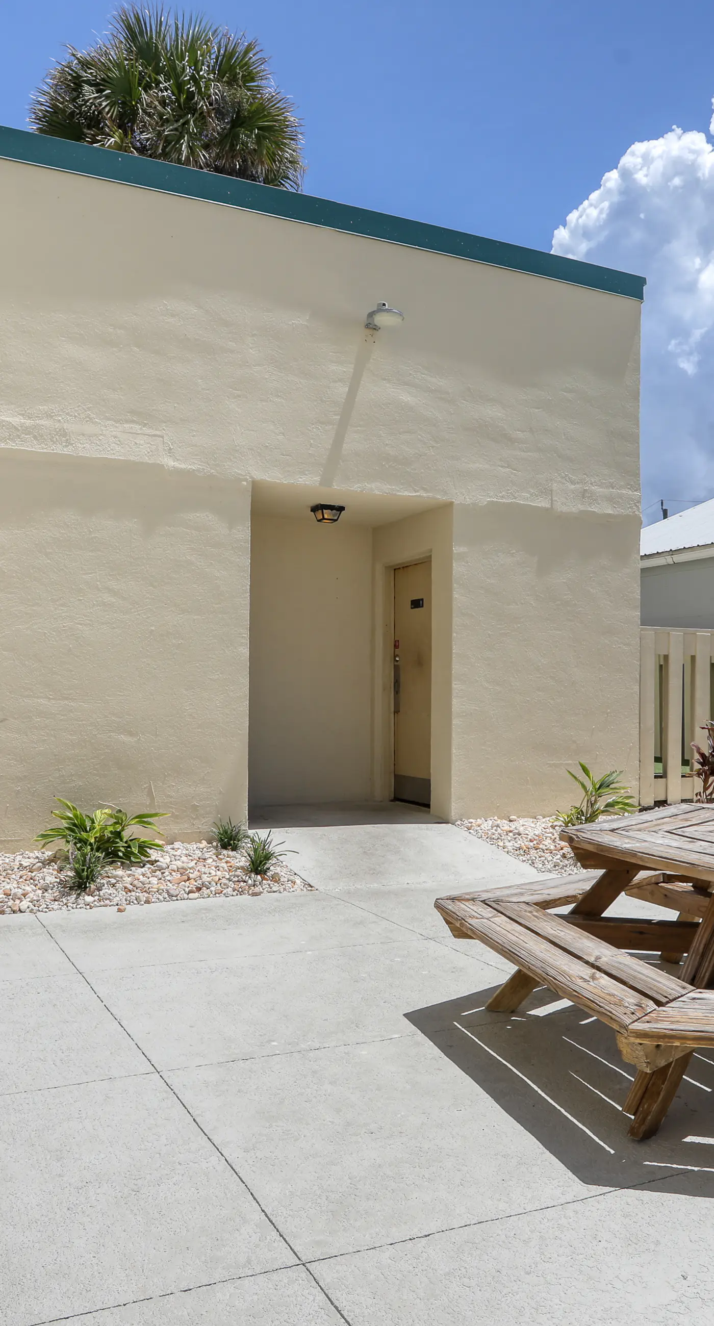 Beachfront condo with a private balcony, three pools, tennis, & picnic area