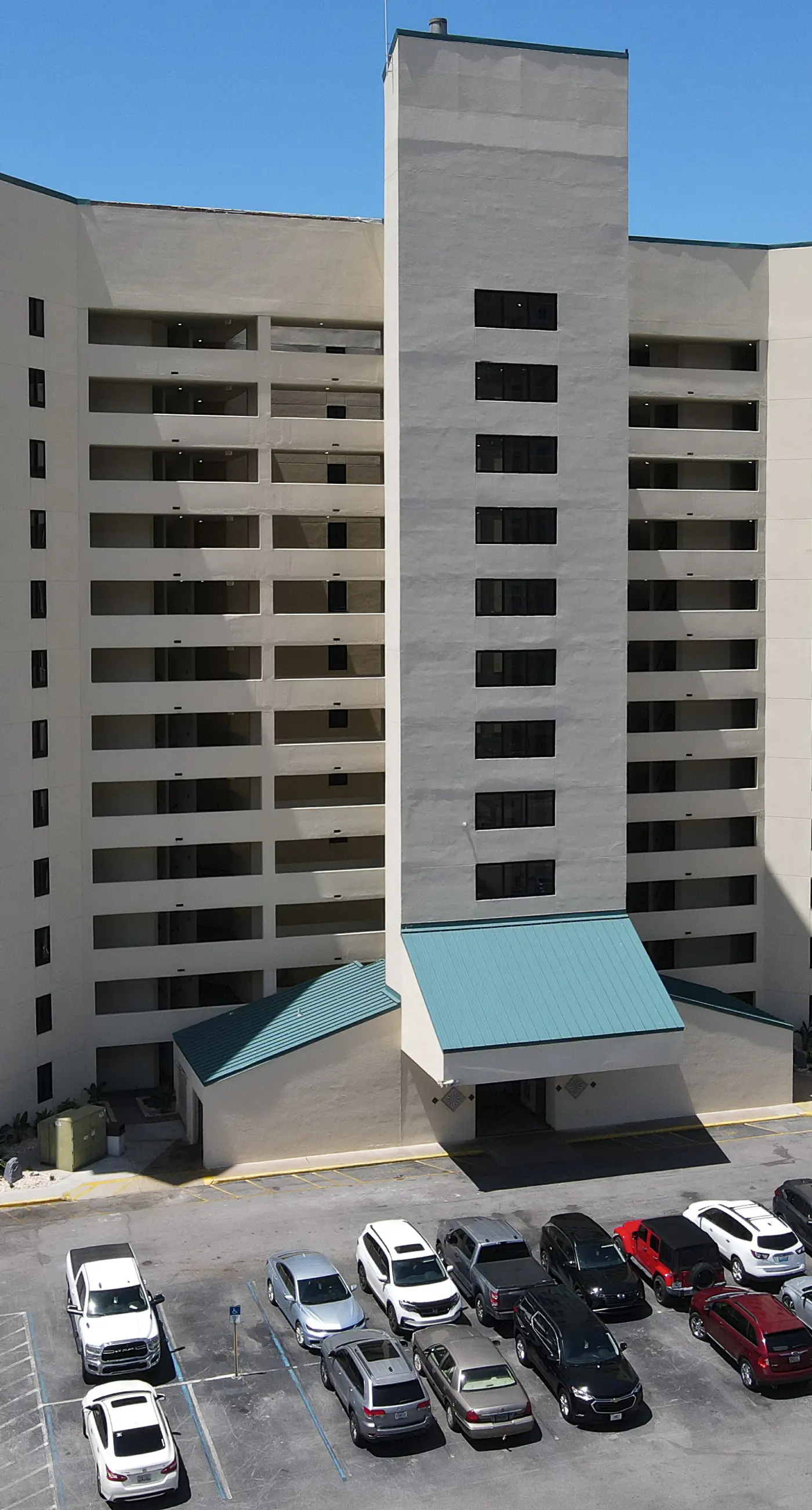 Beachfront condo with a private balcony, three pools, tennis, & picnic area