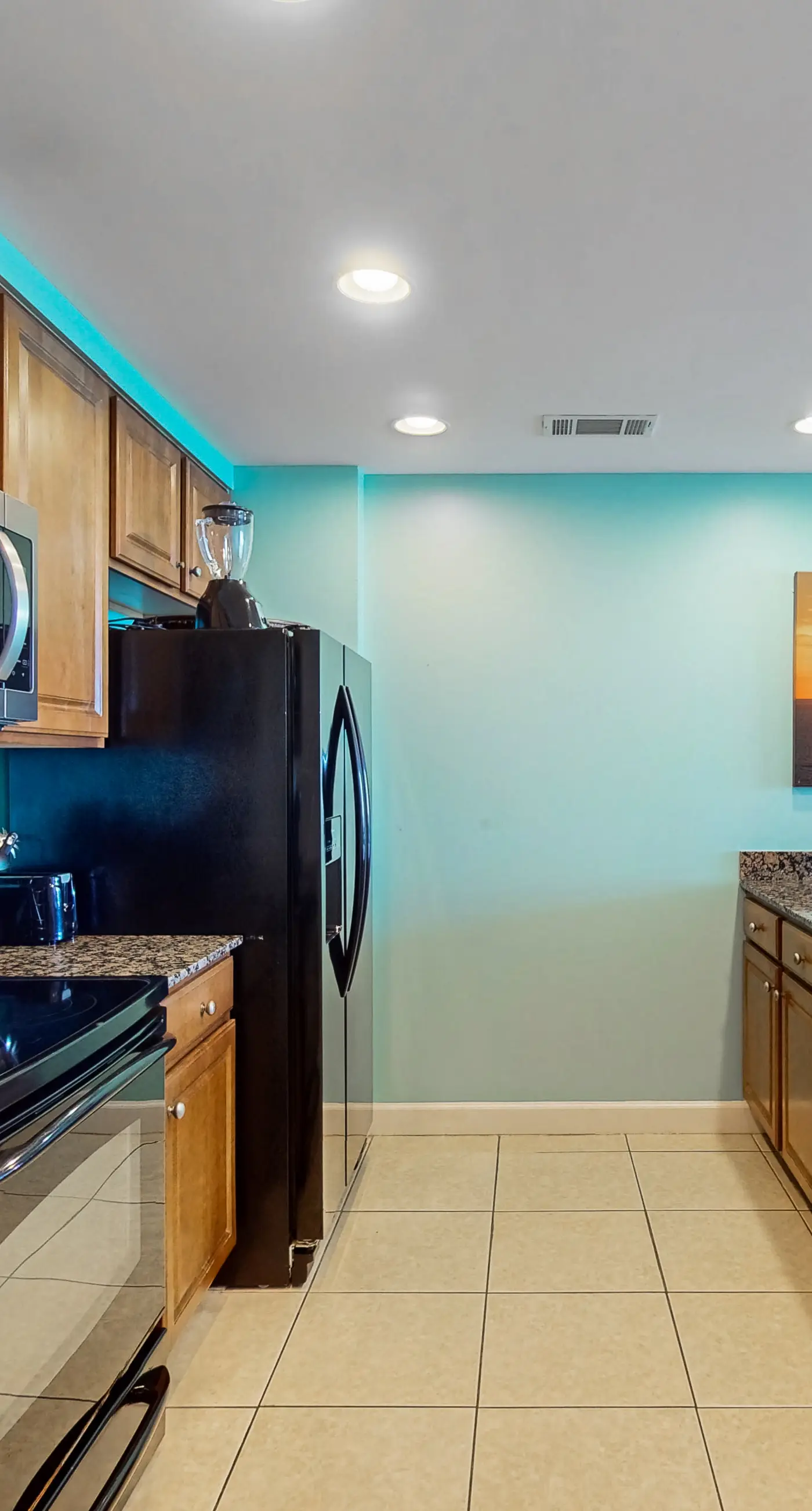 Lovely beachfront resort condo with waterpark, pools, hot tub & beach access