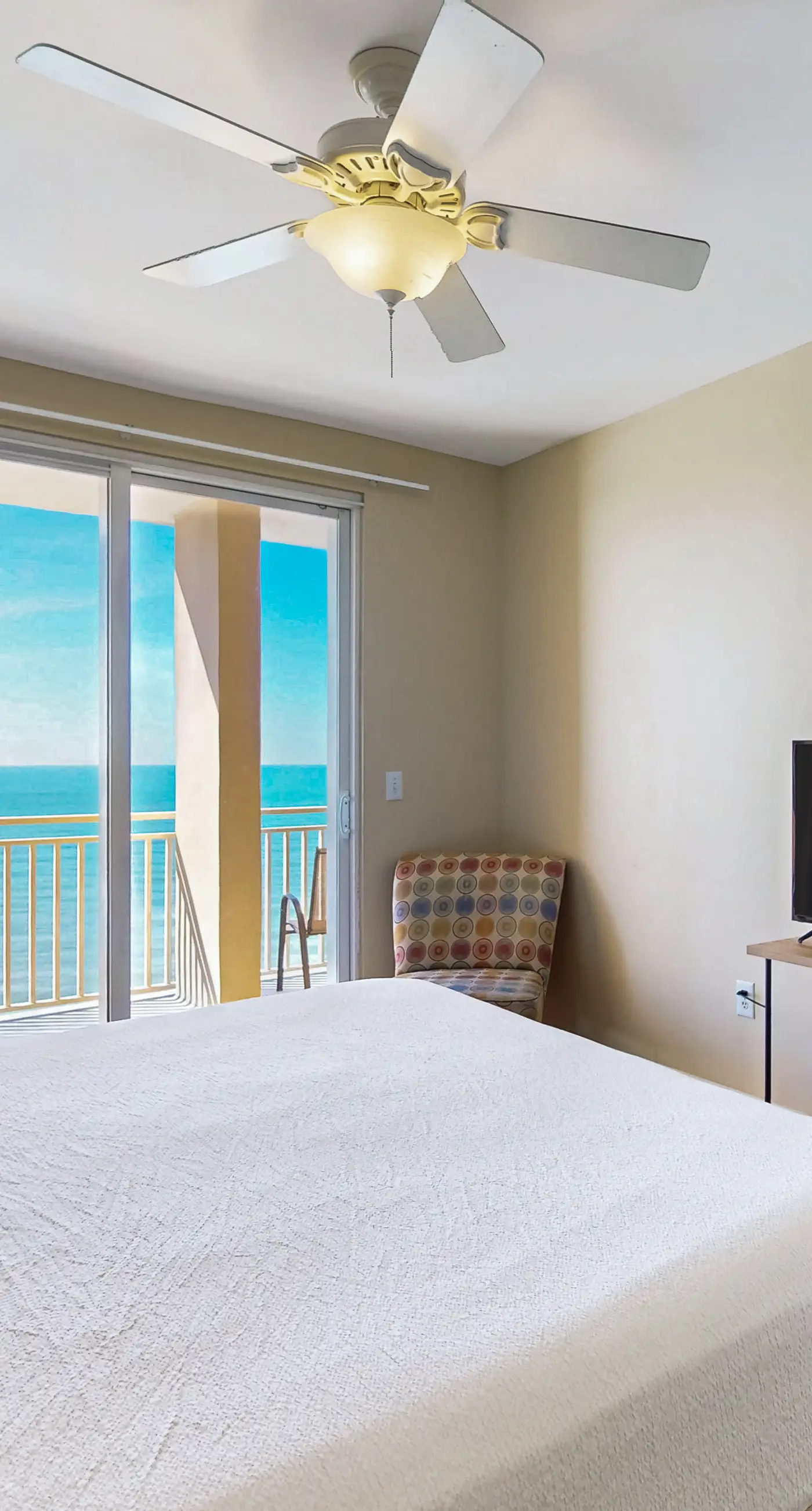 Lovely beachfront resort condo with waterpark, pools, hot tub & beach access