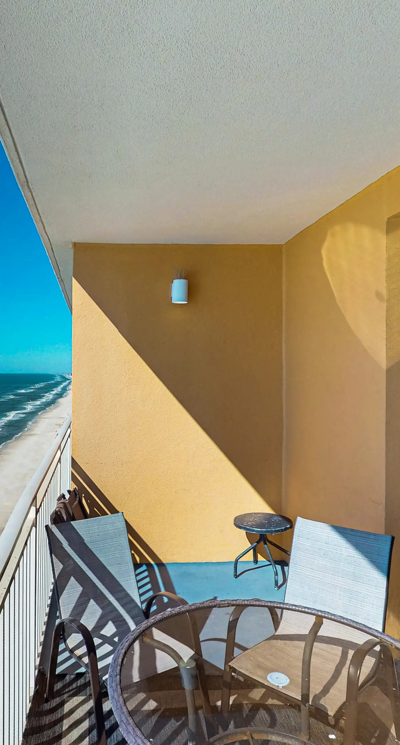 Lovely beachfront resort condo with waterpark, pools, hot tub & beach access