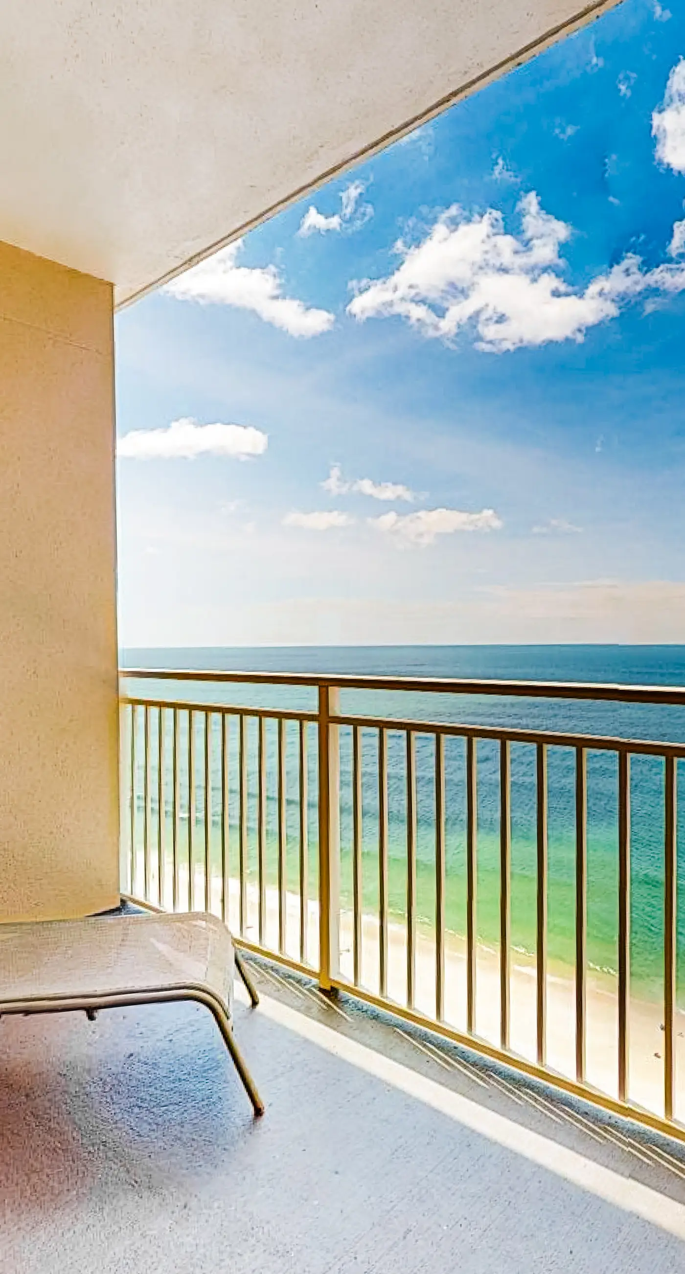 Waterfront condo with grills, pool & fitness center - walk to the beach