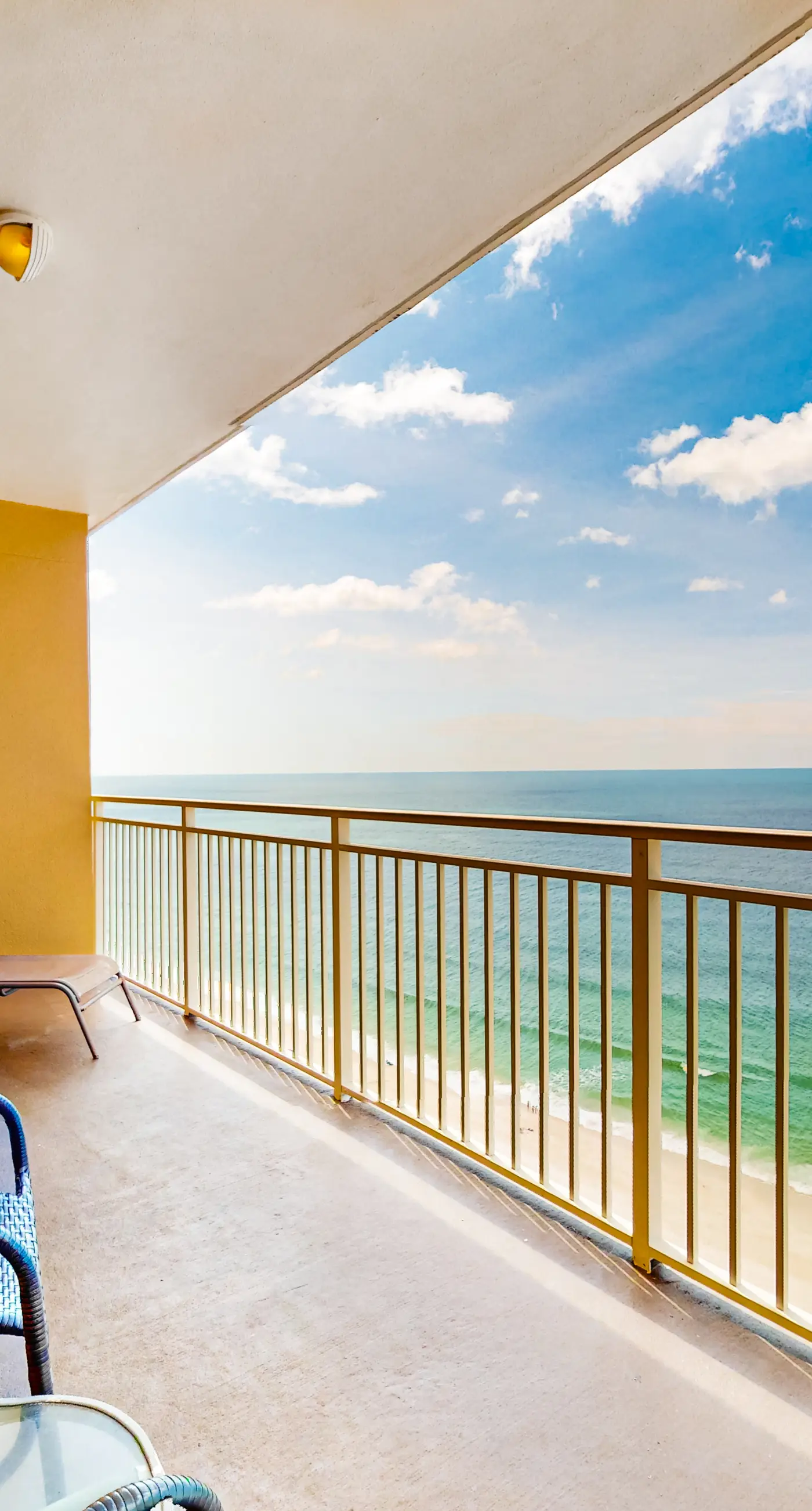 Waterfront condo with grills, pool & fitness center - walk to the beach