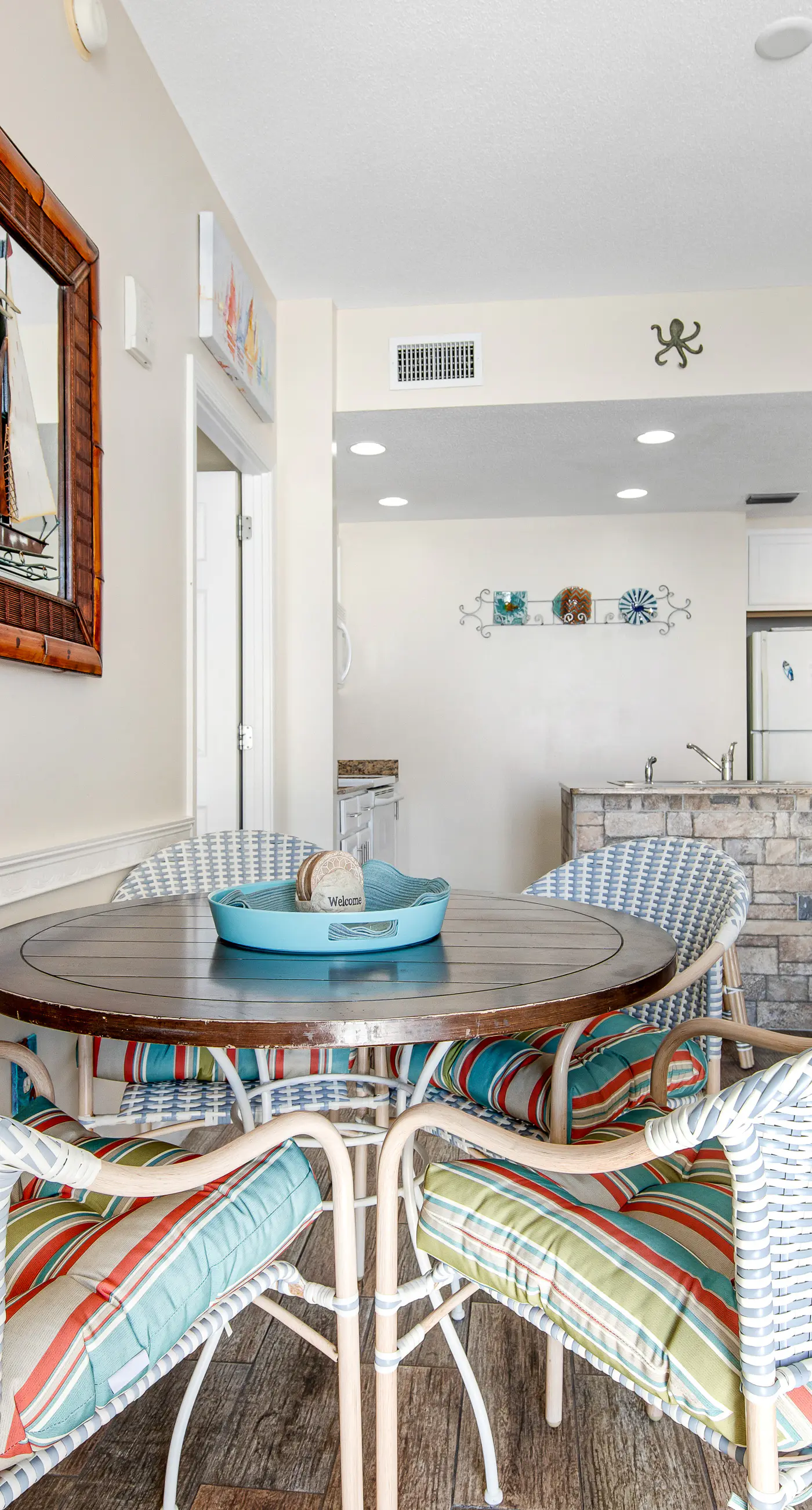 Beachfront condo with amazing balcony views, pool & complimentary beach chairs