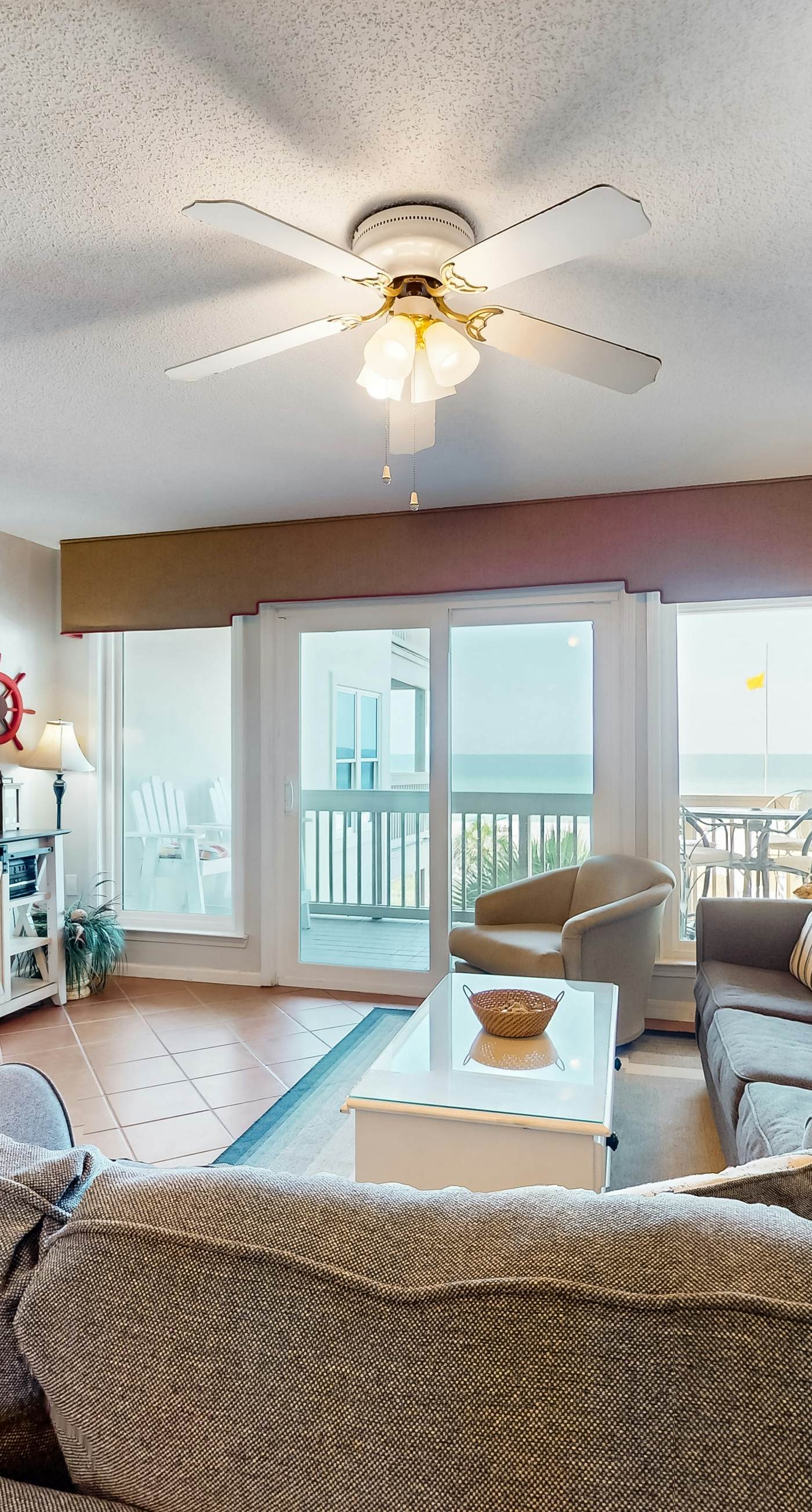 Gulf-facing getaway on the beach w/ balcony view & shared pool