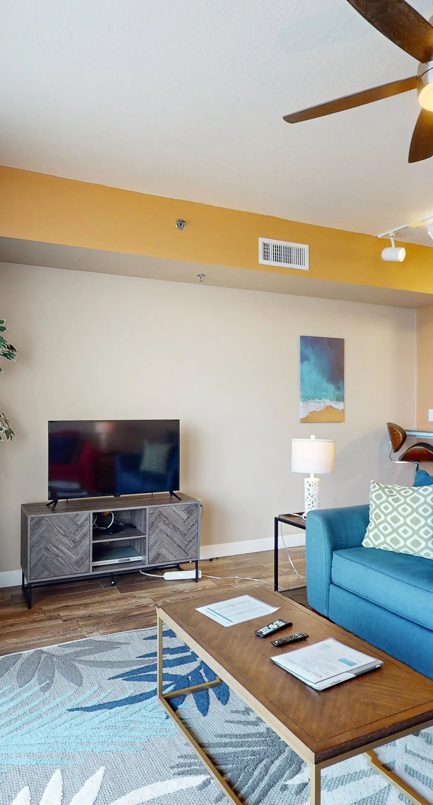 Tasteful oceanfront condo with beach, pool, hot tub, & washer/dryer