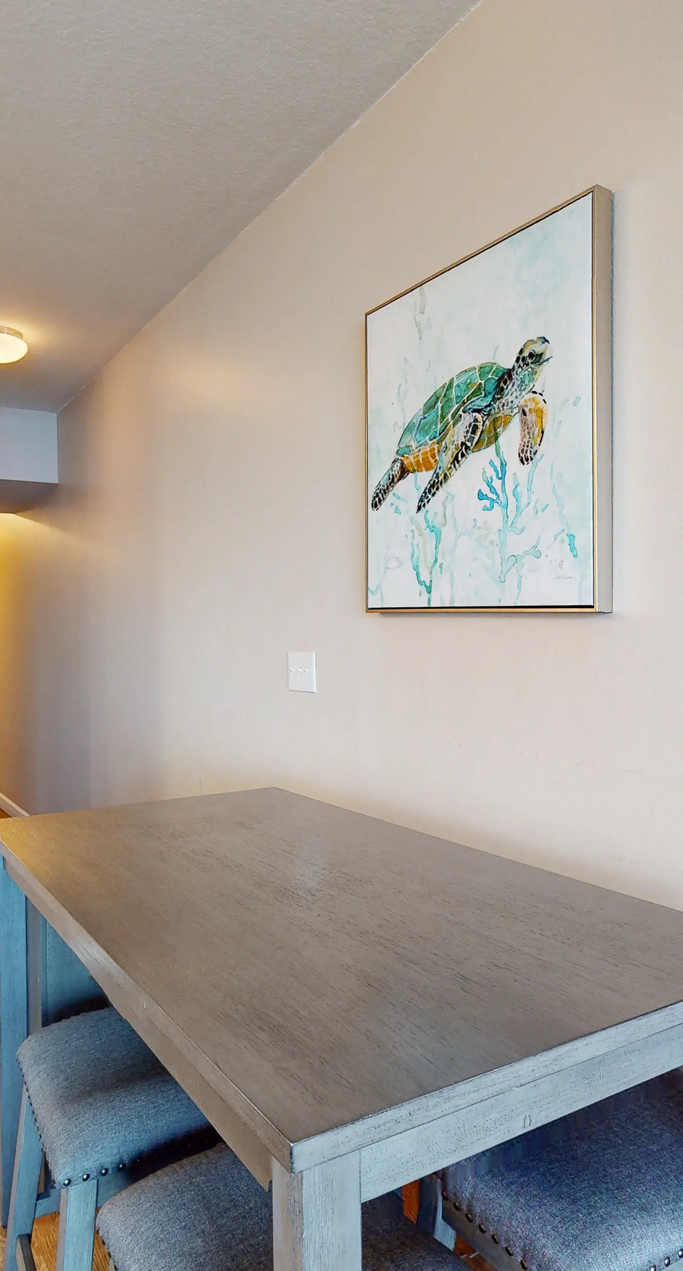 Tasteful oceanfront condo with beach, pool, hot tub, & washer/dryer