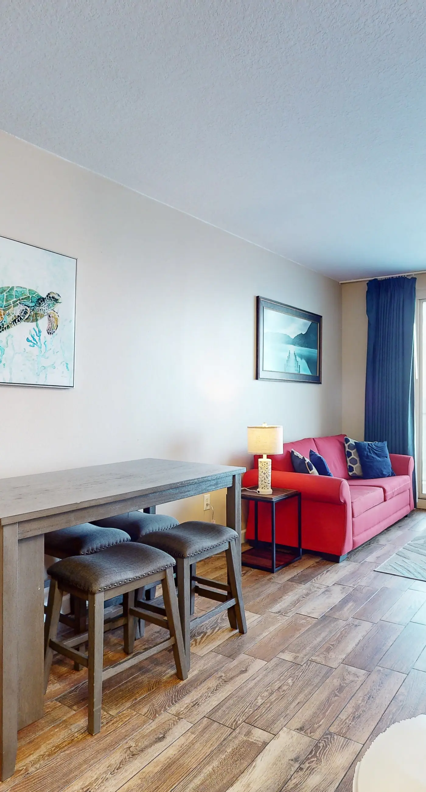 Tasteful oceanfront condo with beach, pool, hot tub, & washer/dryer