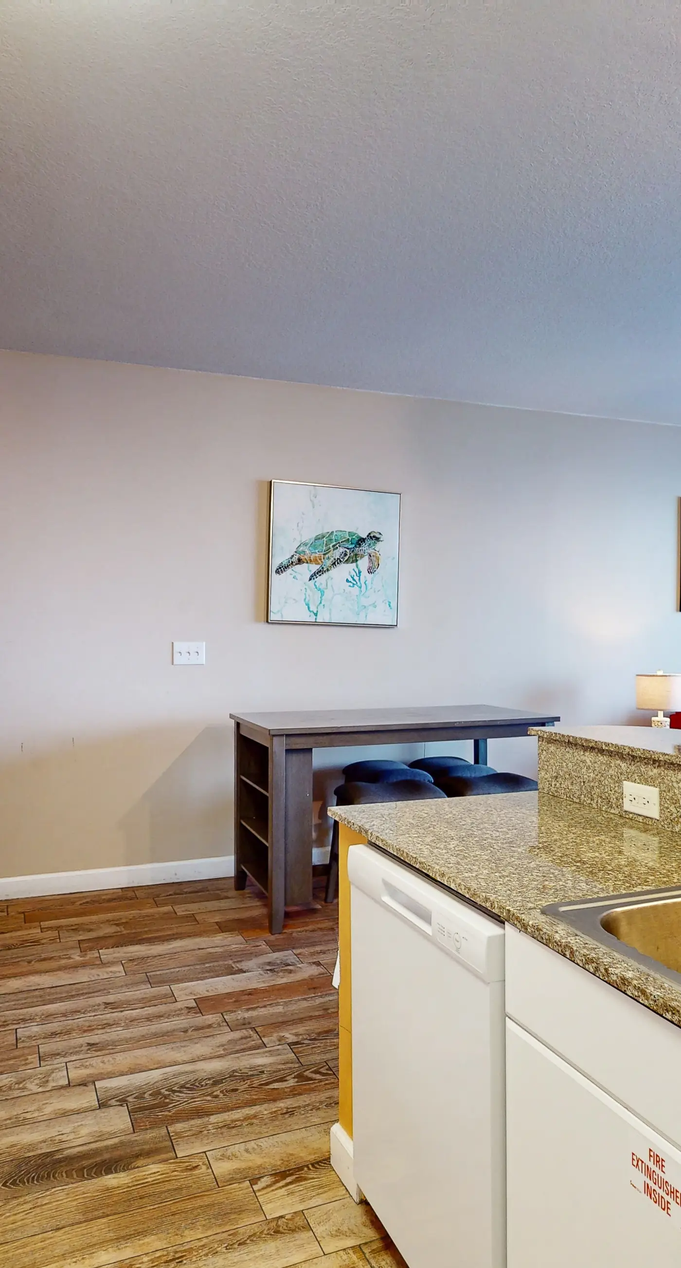 Tasteful oceanfront condo with beach, pool, hot tub, & washer/dryer