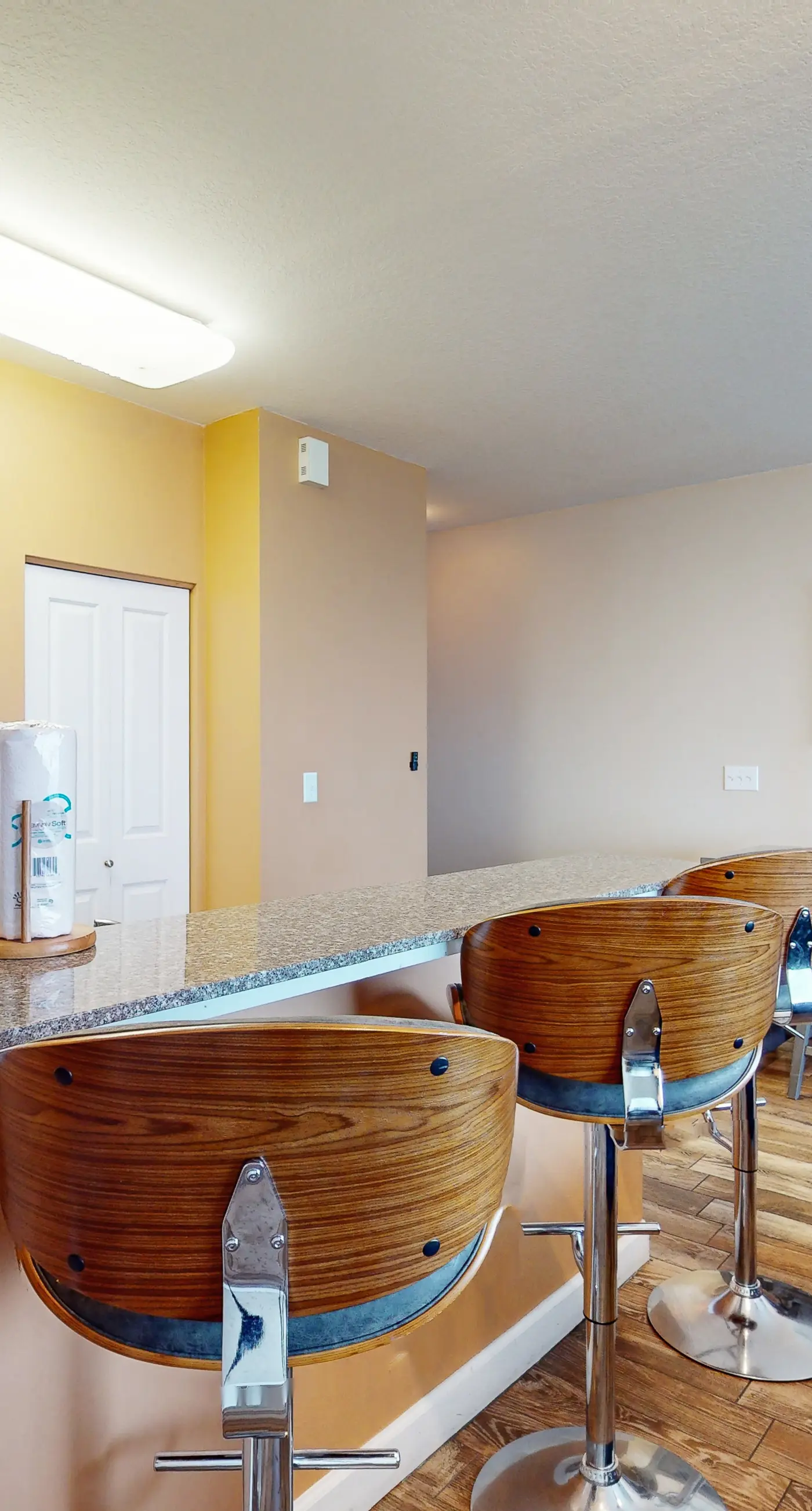 Tasteful oceanfront condo with beach, pool, hot tub, & washer/dryer