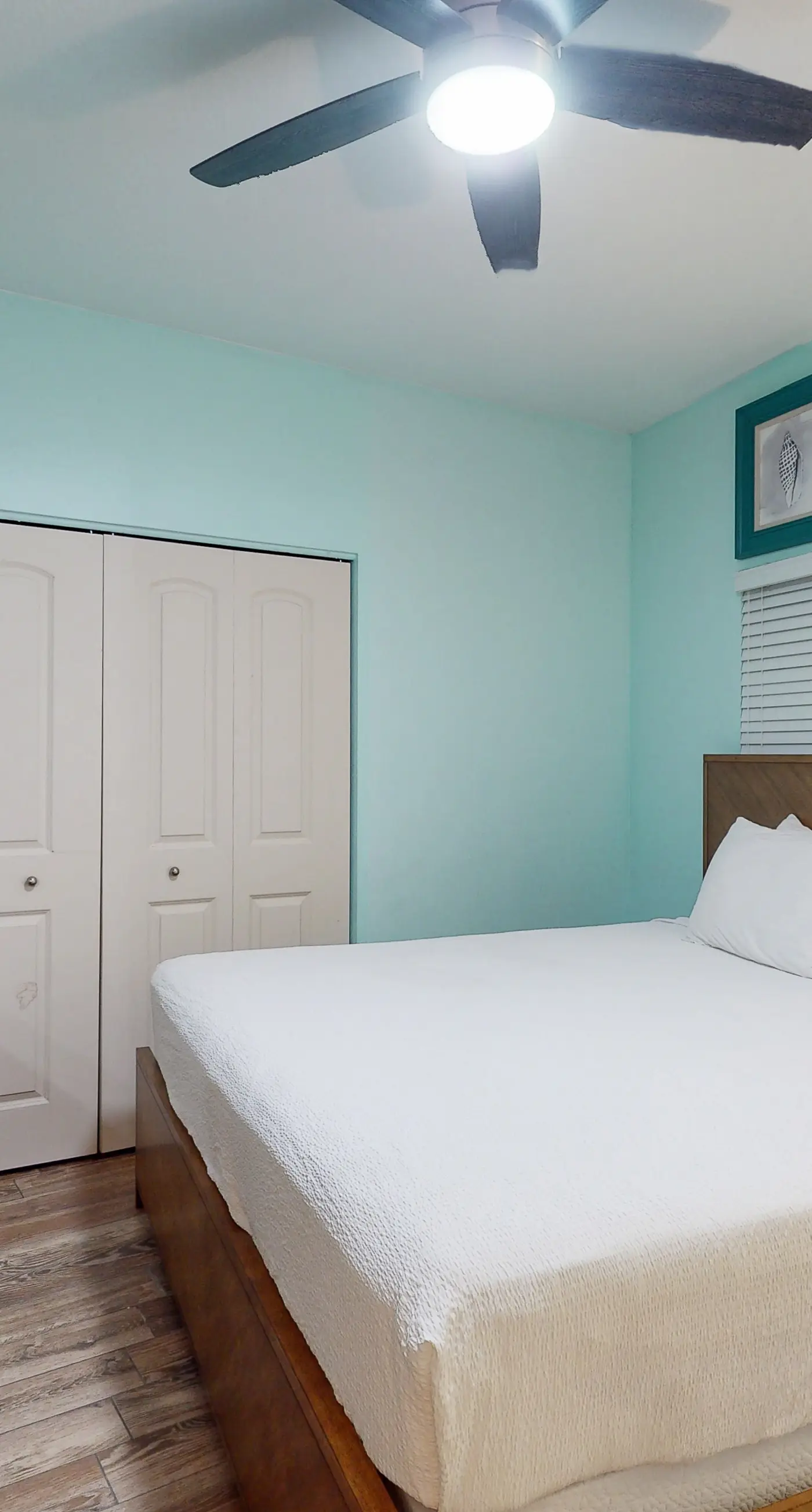 Tasteful oceanfront condo with beach, pool, hot tub, & washer/dryer