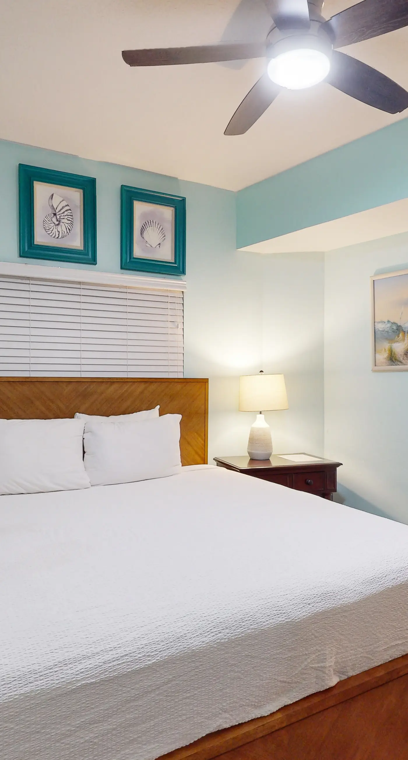 Tasteful oceanfront condo with beach, pool, hot tub, & washer/dryer