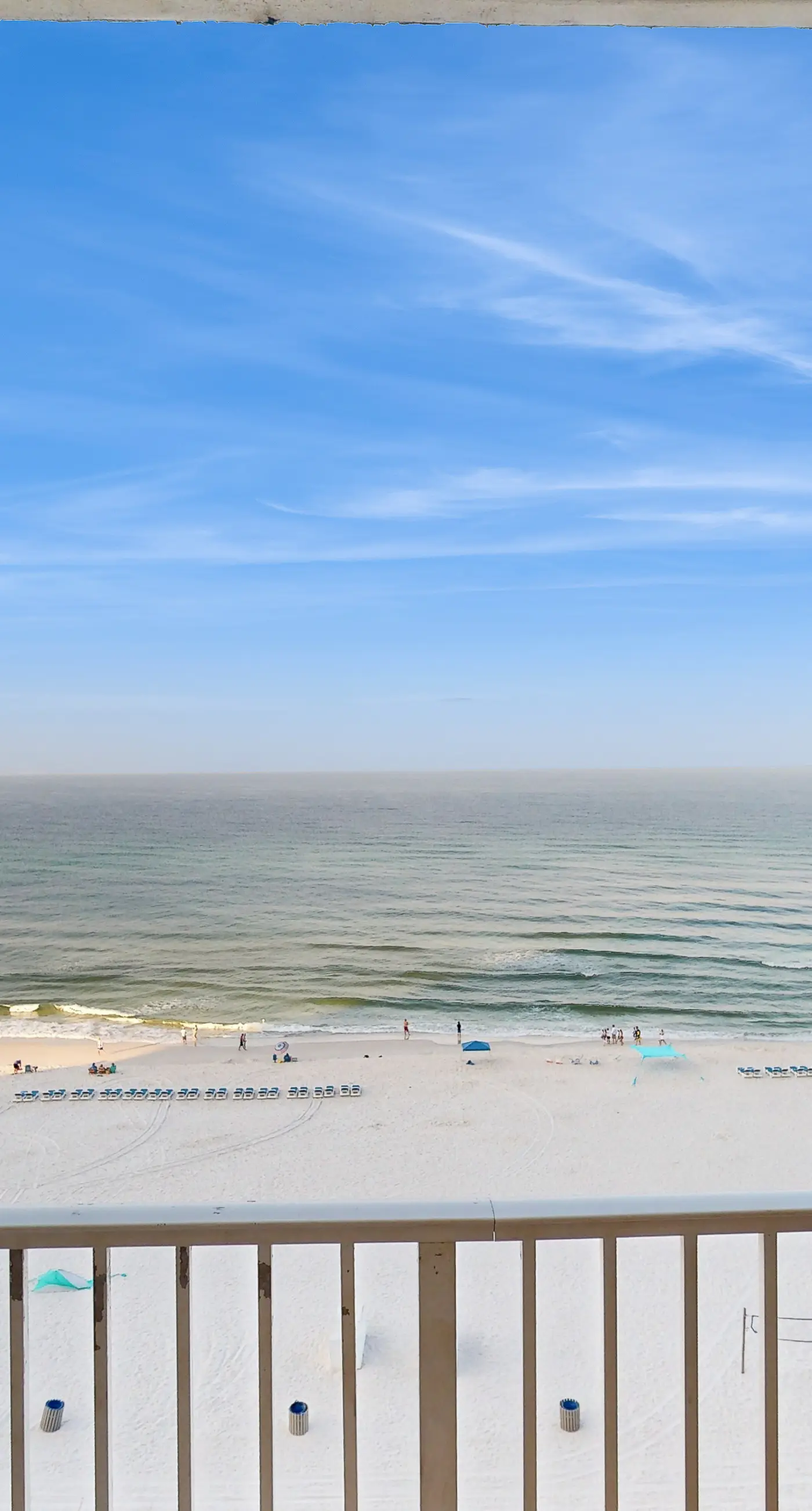Tasteful oceanfront condo with beach, pool, hot tub, & washer/dryer