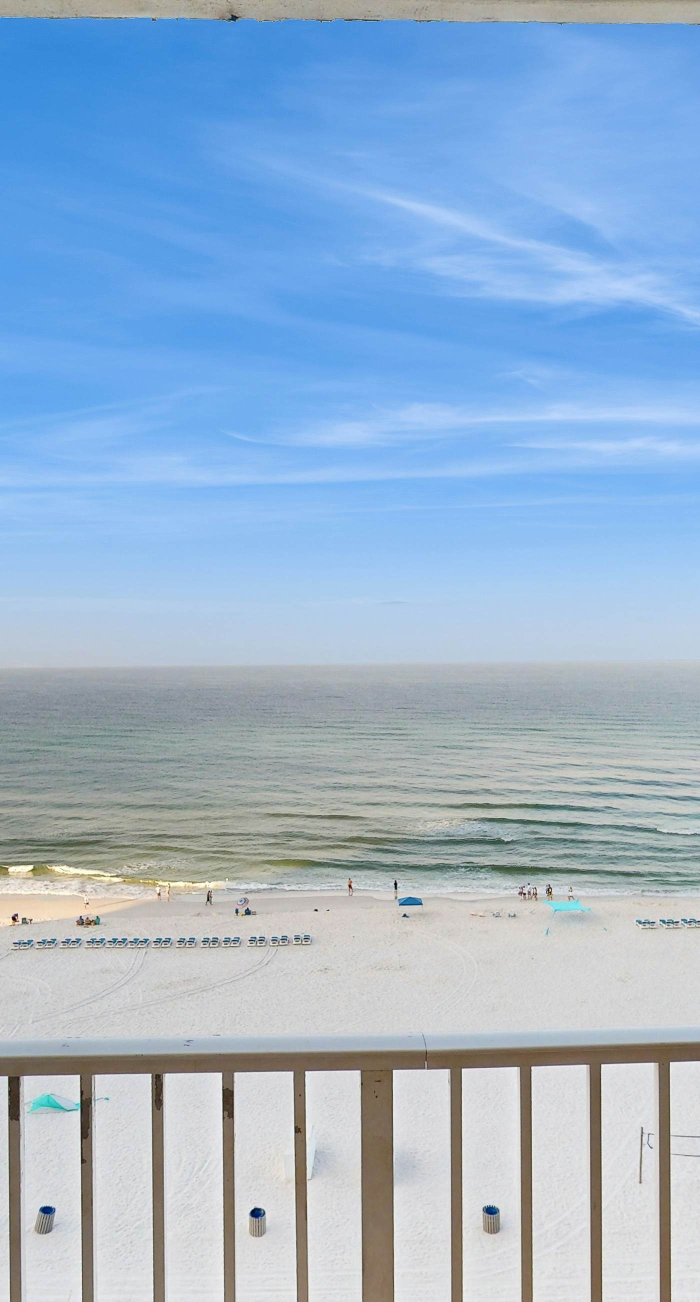 Tasteful oceanfront condo with beach, pool, hot tub, & washer/dryer