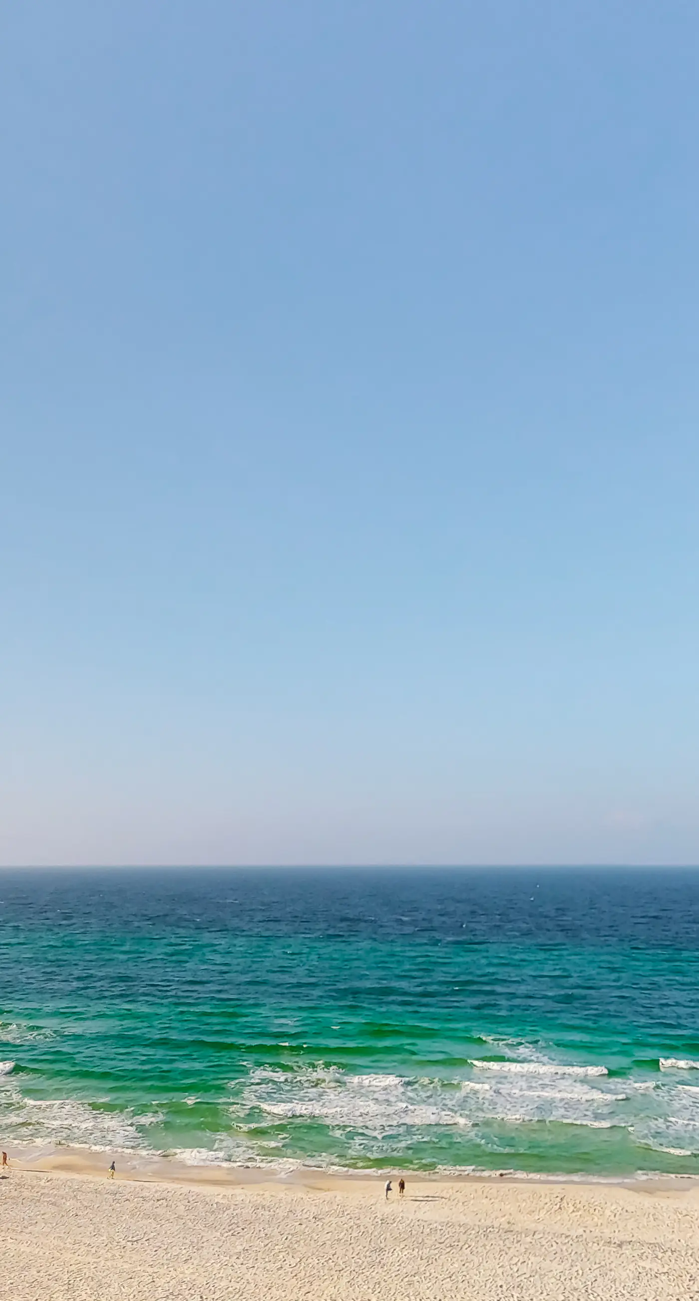Tasteful oceanfront condo with beach, pool, hot tub, & washer/dryer