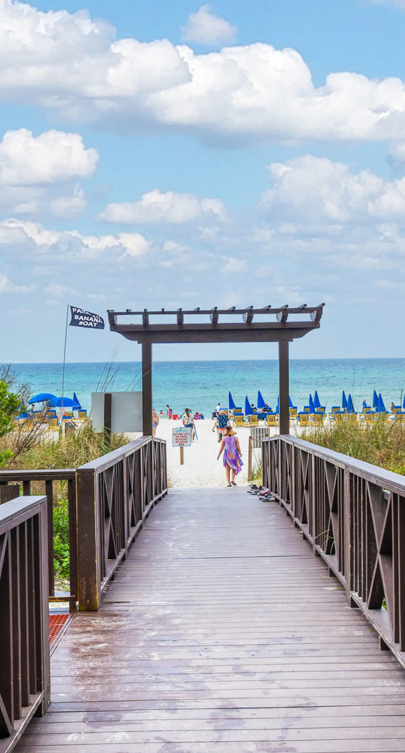 Tasteful oceanfront condo with beach, pool, hot tub, & washer/dryer