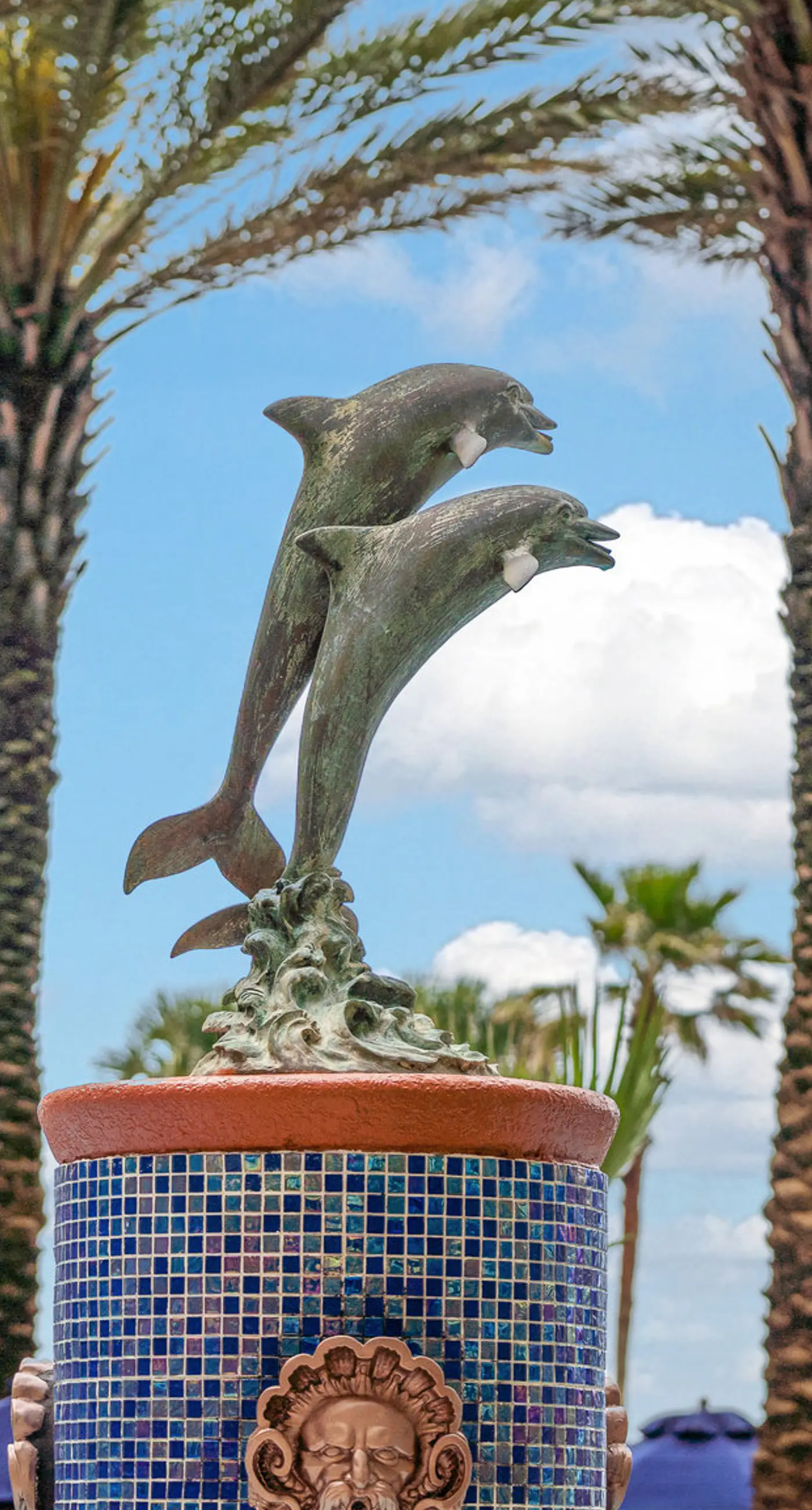 Tasteful oceanfront condo with beach, pool, hot tub, & washer/dryer