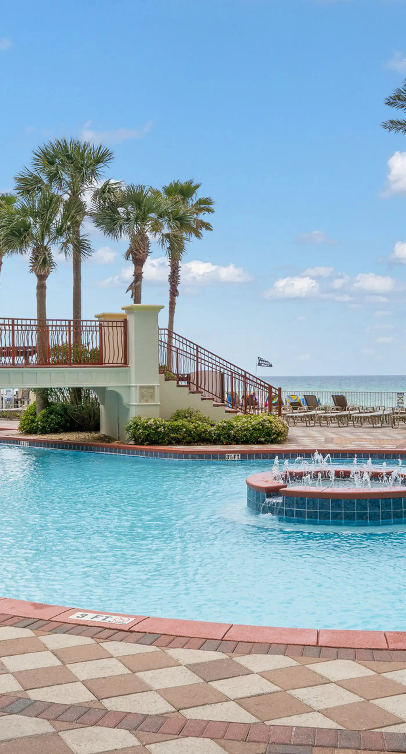 Tasteful oceanfront condo with beach, pool, hot tub, & washer/dryer