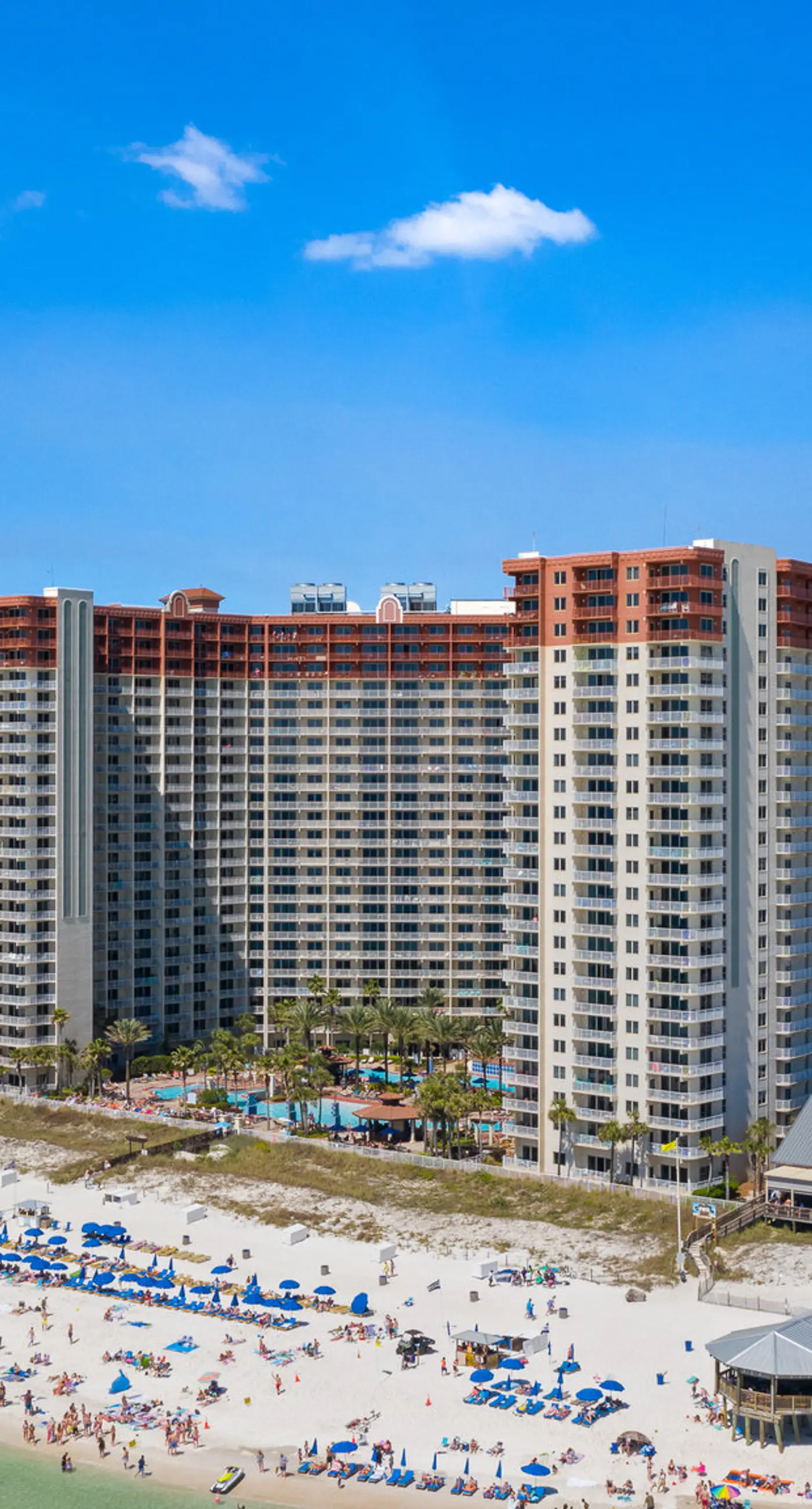 Tasteful oceanfront condo with beach, pool, hot tub, & washer/dryer