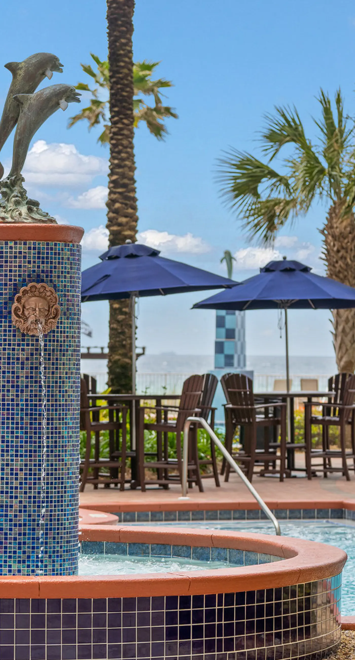 Tasteful oceanfront condo with beach, pool, hot tub, & washer/dryer