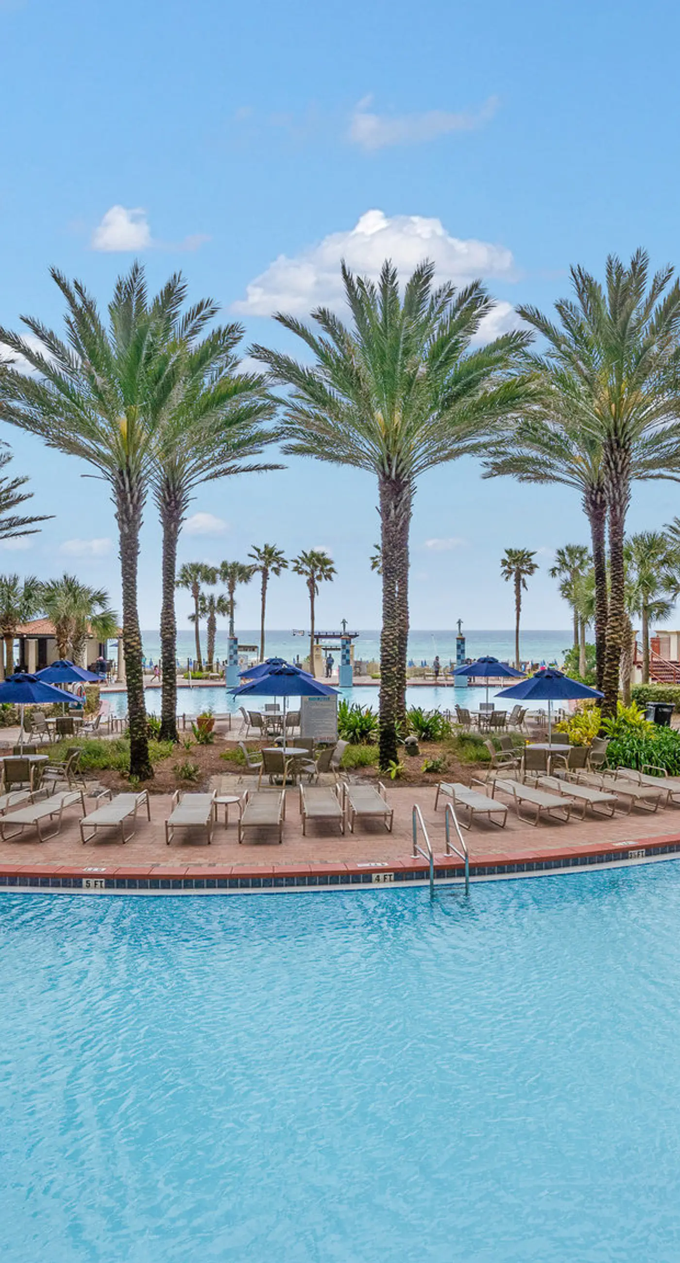 Tasteful oceanfront condo with beach, pool, hot tub, & washer/dryer