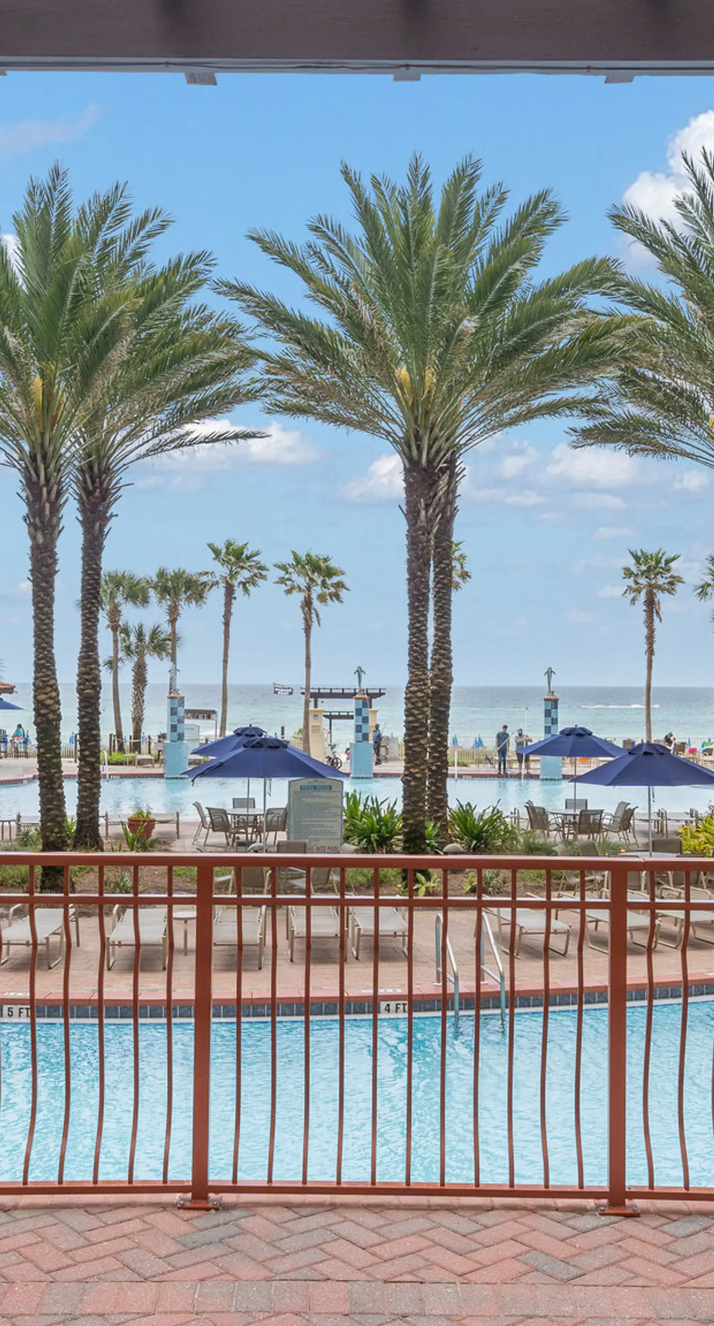 Tasteful oceanfront condo with beach, pool, hot tub, & washer/dryer