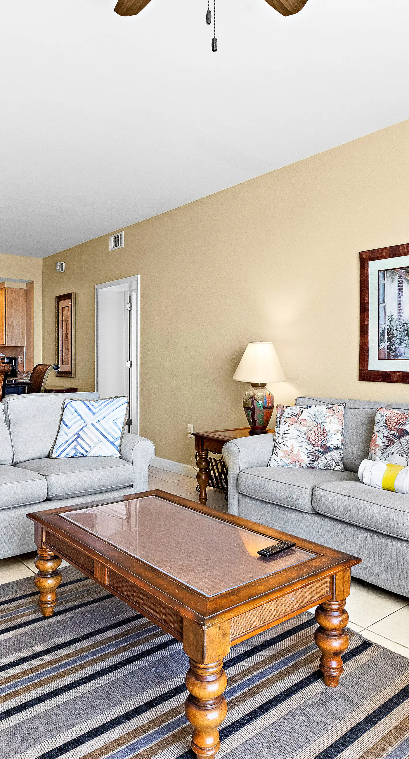 Beachfront resort condo with Gulf views, WiFi, pools, hot tub & lazy river