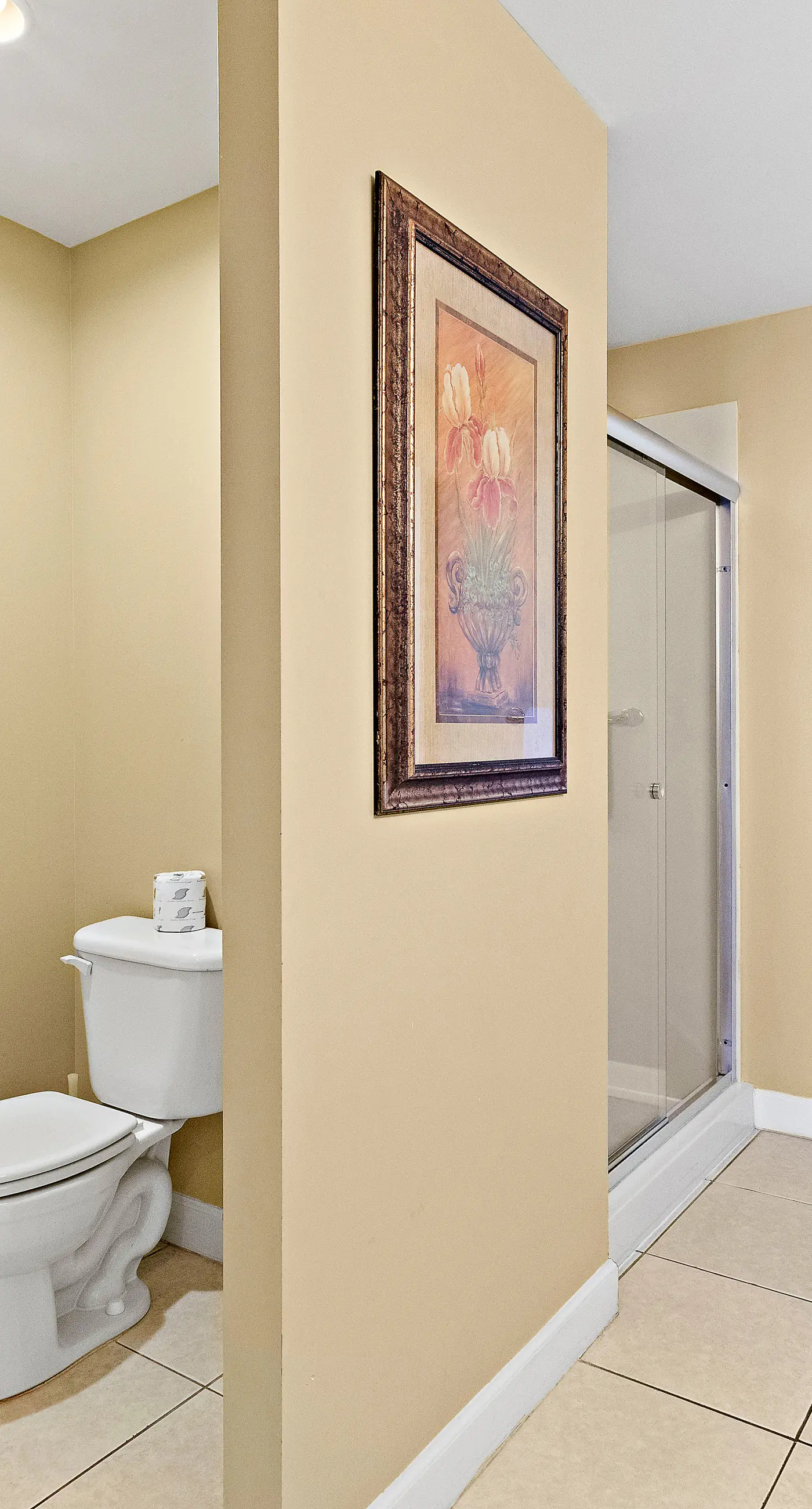 Beachfront resort condo with Gulf views, WiFi, pools, hot tub & lazy river