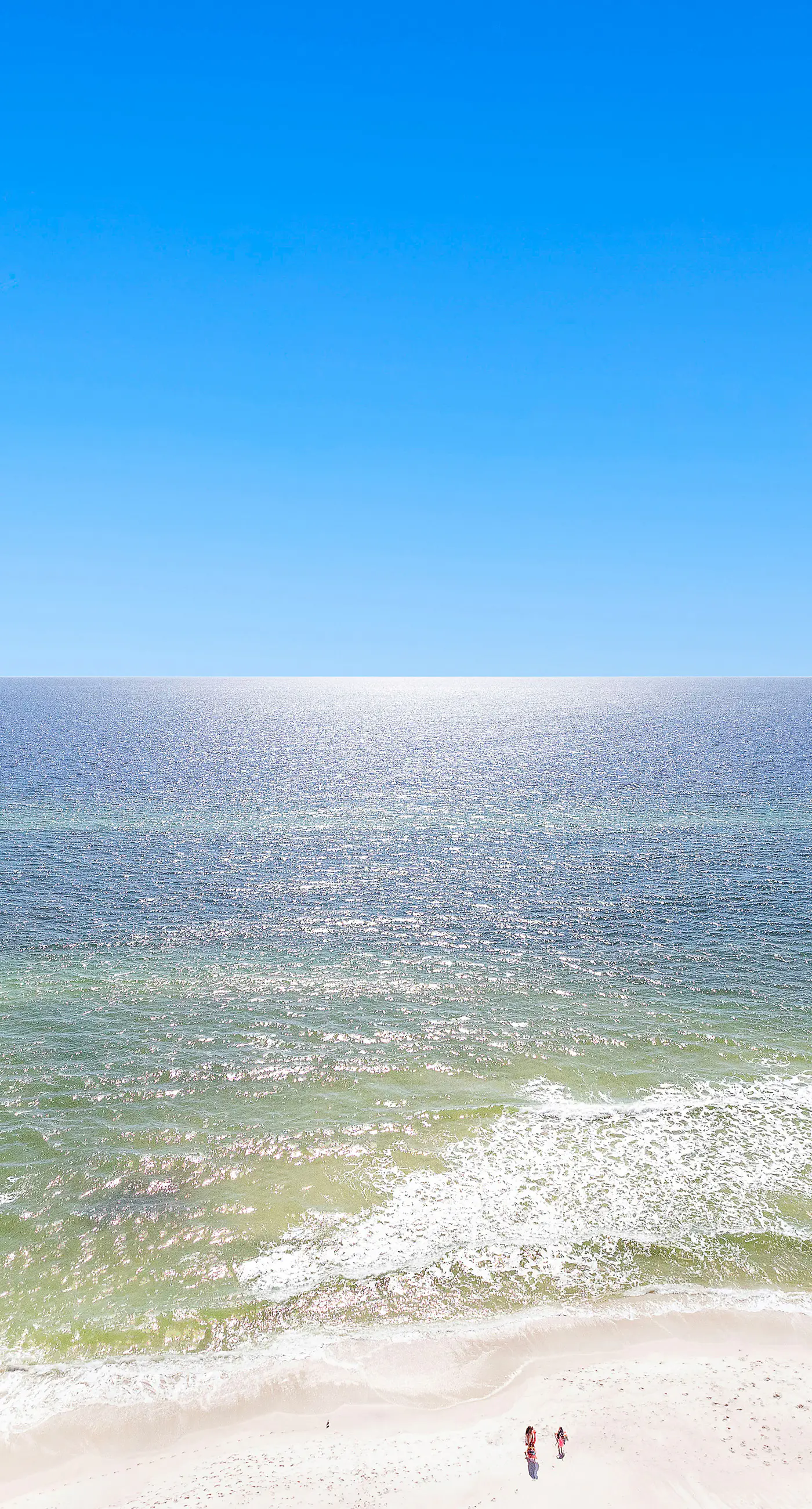 Beachfront resort condo with Gulf views, WiFi, pools, hot tub & lazy river
