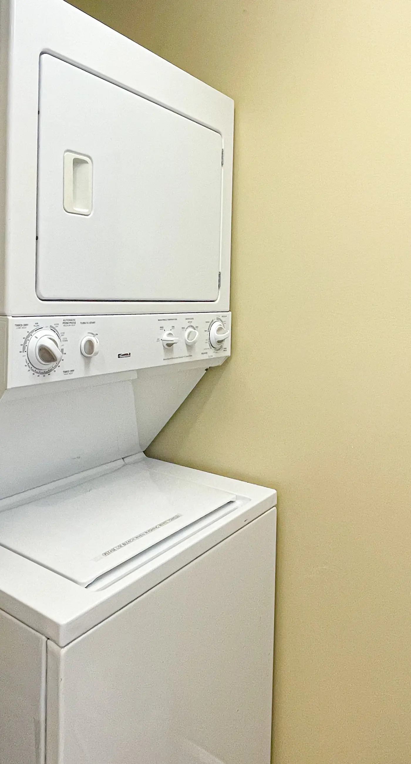 Beachfront condo with amazing views, balcony, pools, waterpark, hot tub