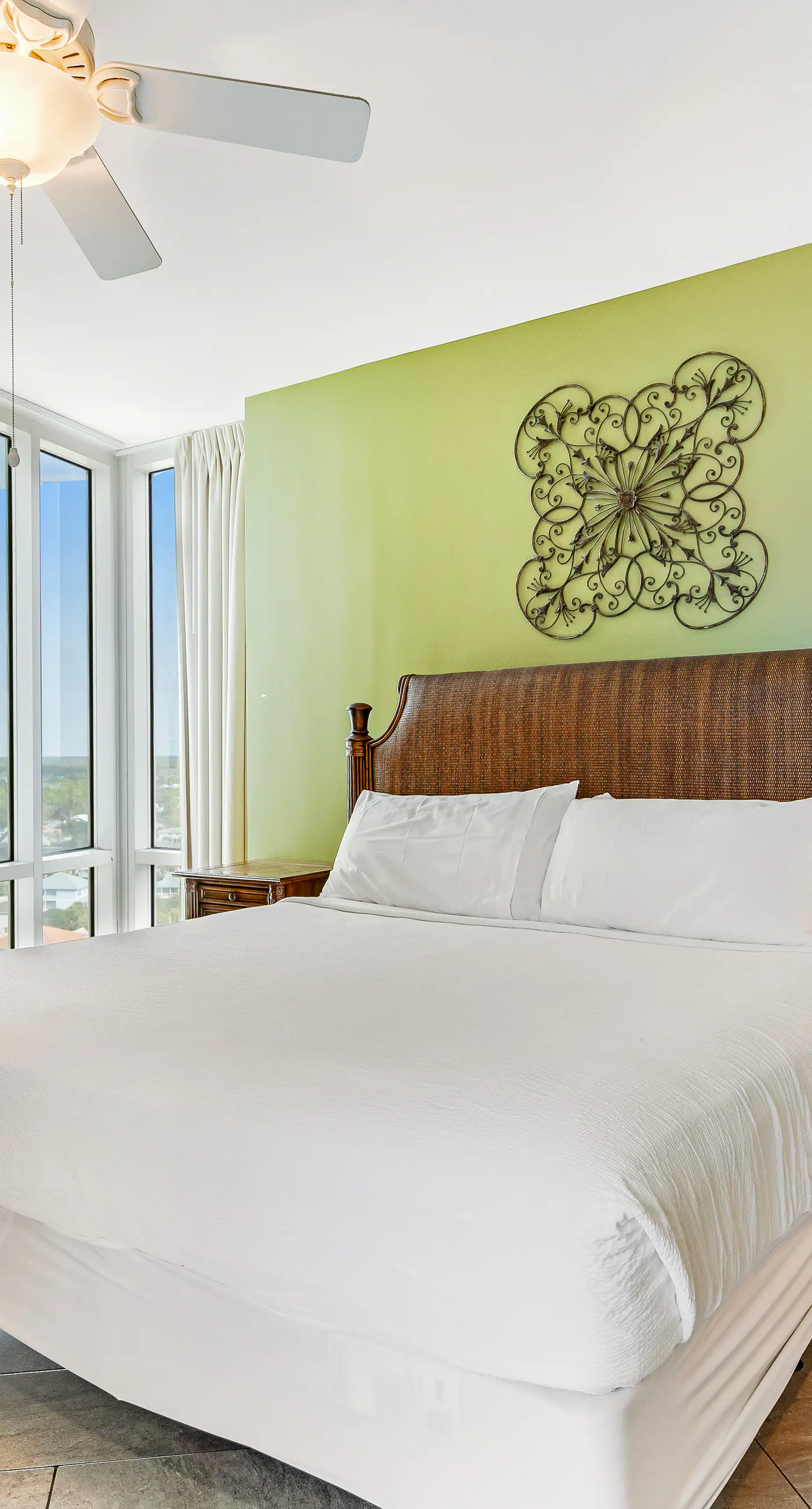 Charming corner studio with beach view, WiFi, central AC, & pool/hot tub