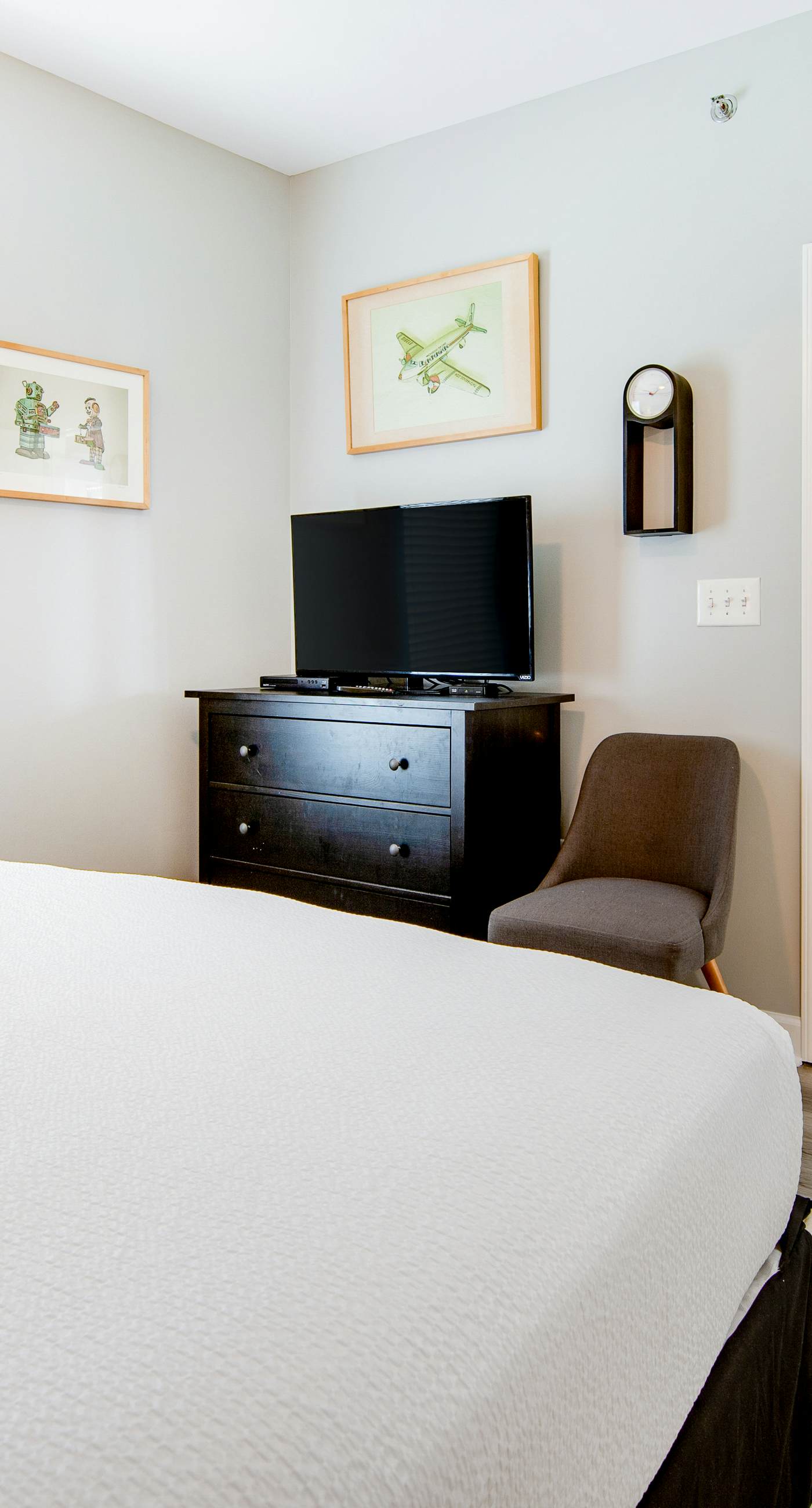 Colorful, beachfront condo with Gulf view, pool, hot tub, and lazy river