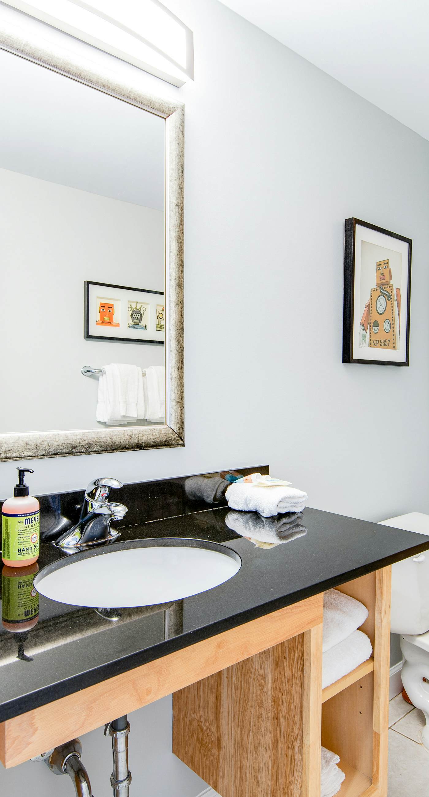 Colorful, beachfront condo with Gulf view, pool, hot tub, and lazy river