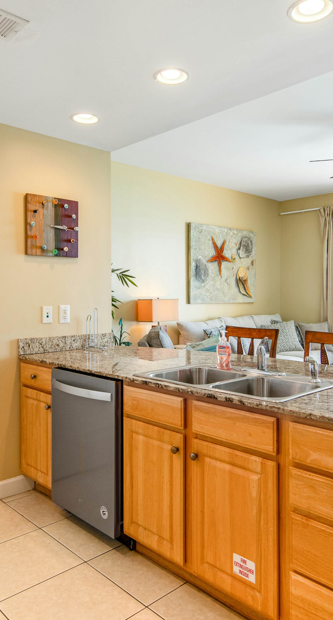 Stylish Gulf-front condo steps from the beach with resort pool, hot tub & gym